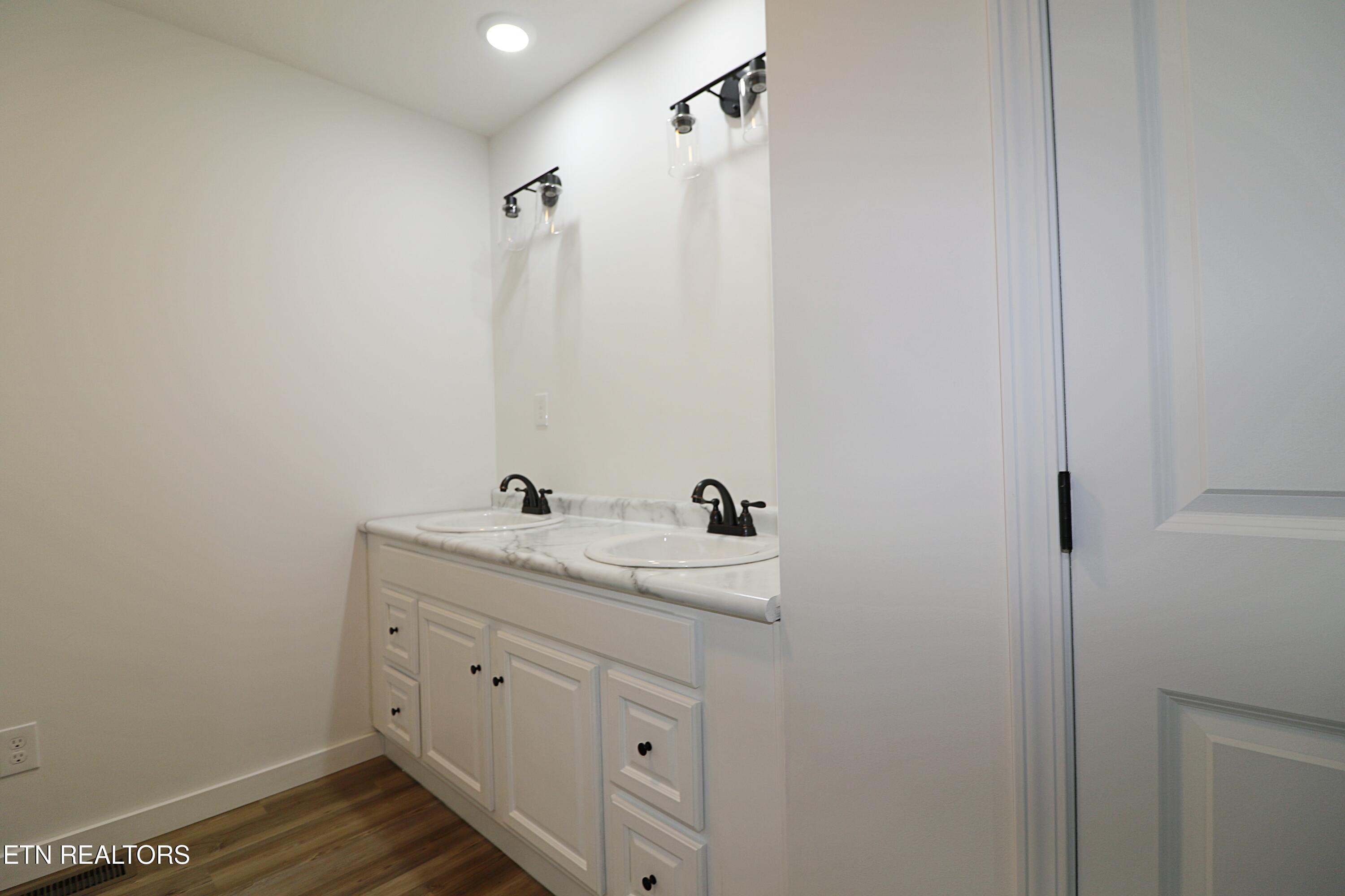 1291 Alderville Road Winfield TN 37892
