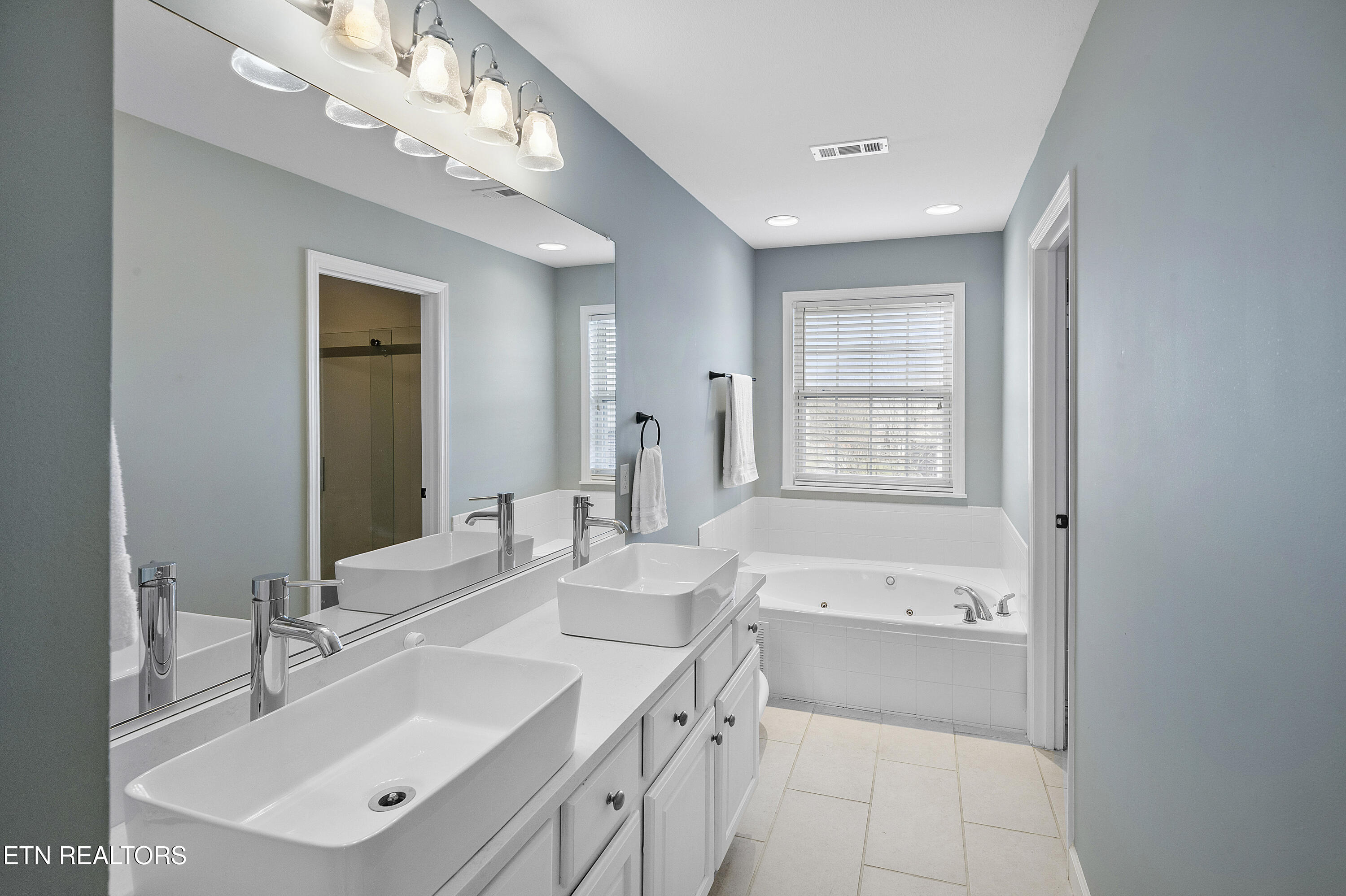 12538 Coral Reef Circle Knoxville TN 37922