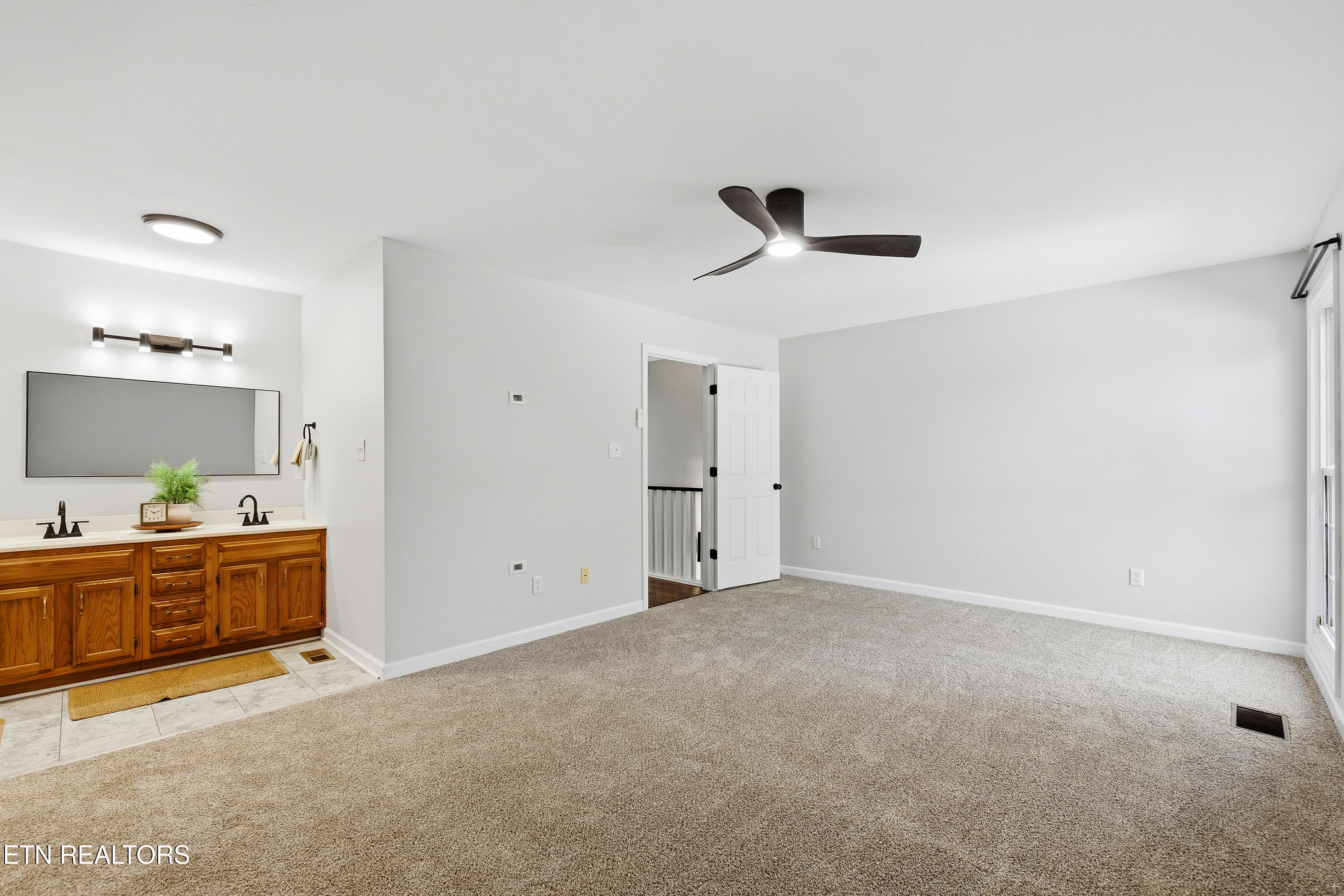 10468 Laura Lee Lane Knoxville TN 37922