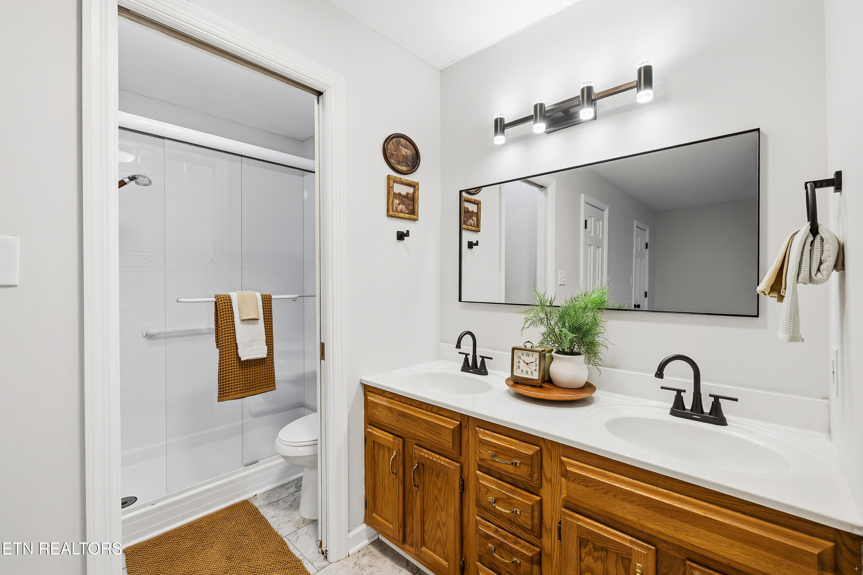 10468 Laura Lee Lane Knoxville TN 37922