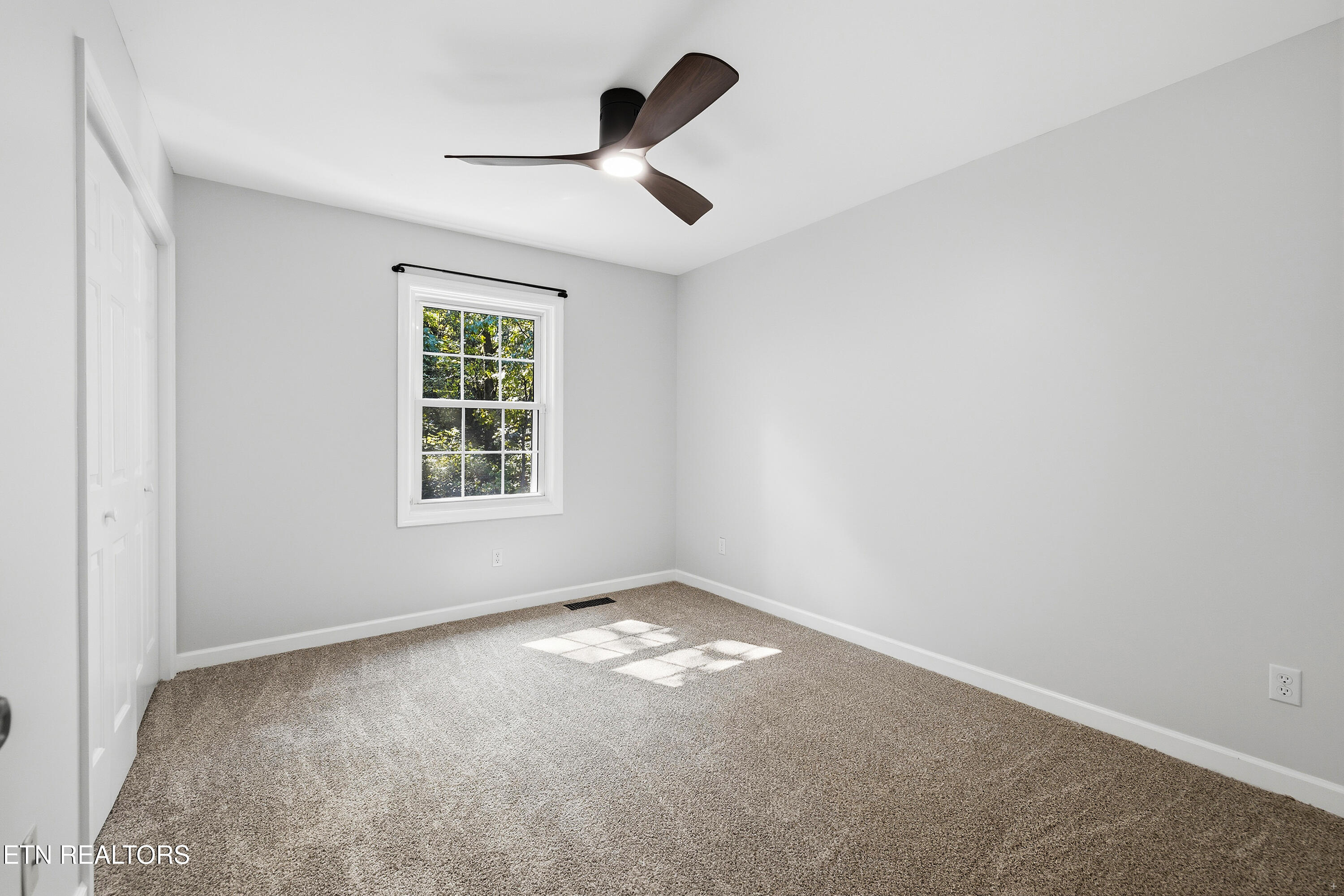 10468 Laura Lee Lane Knoxville TN 37922