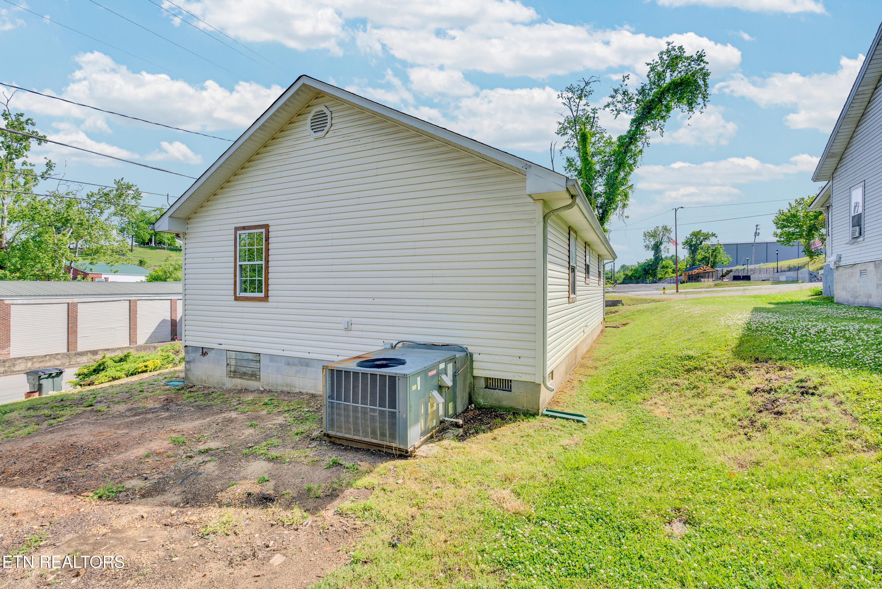 7 N Carter Street Sparta TN 38583