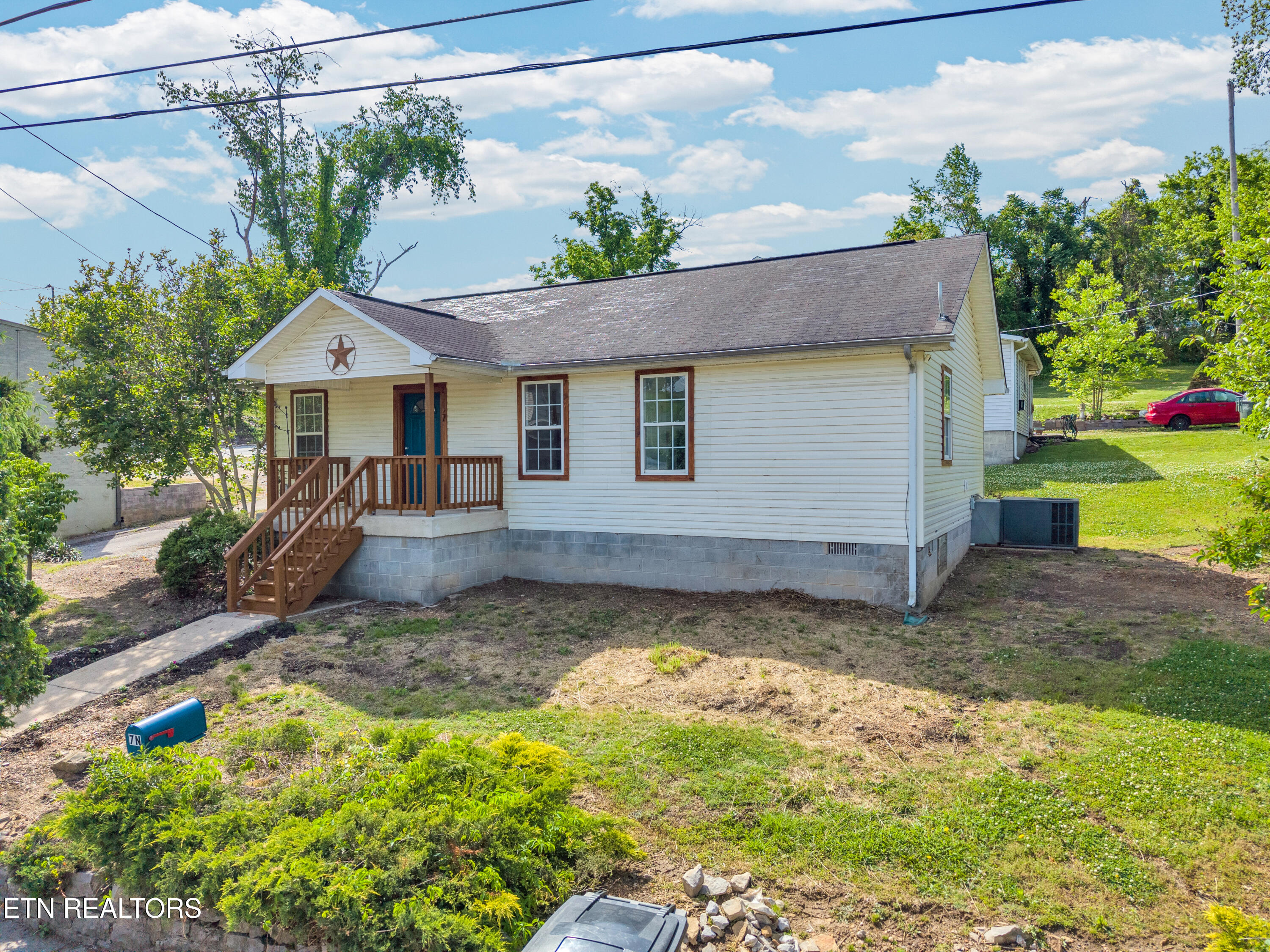 7 N Carter Street Sparta TN 38583