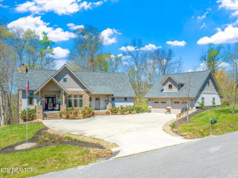 195 Kennedys Loop LaFollette TN 37766
