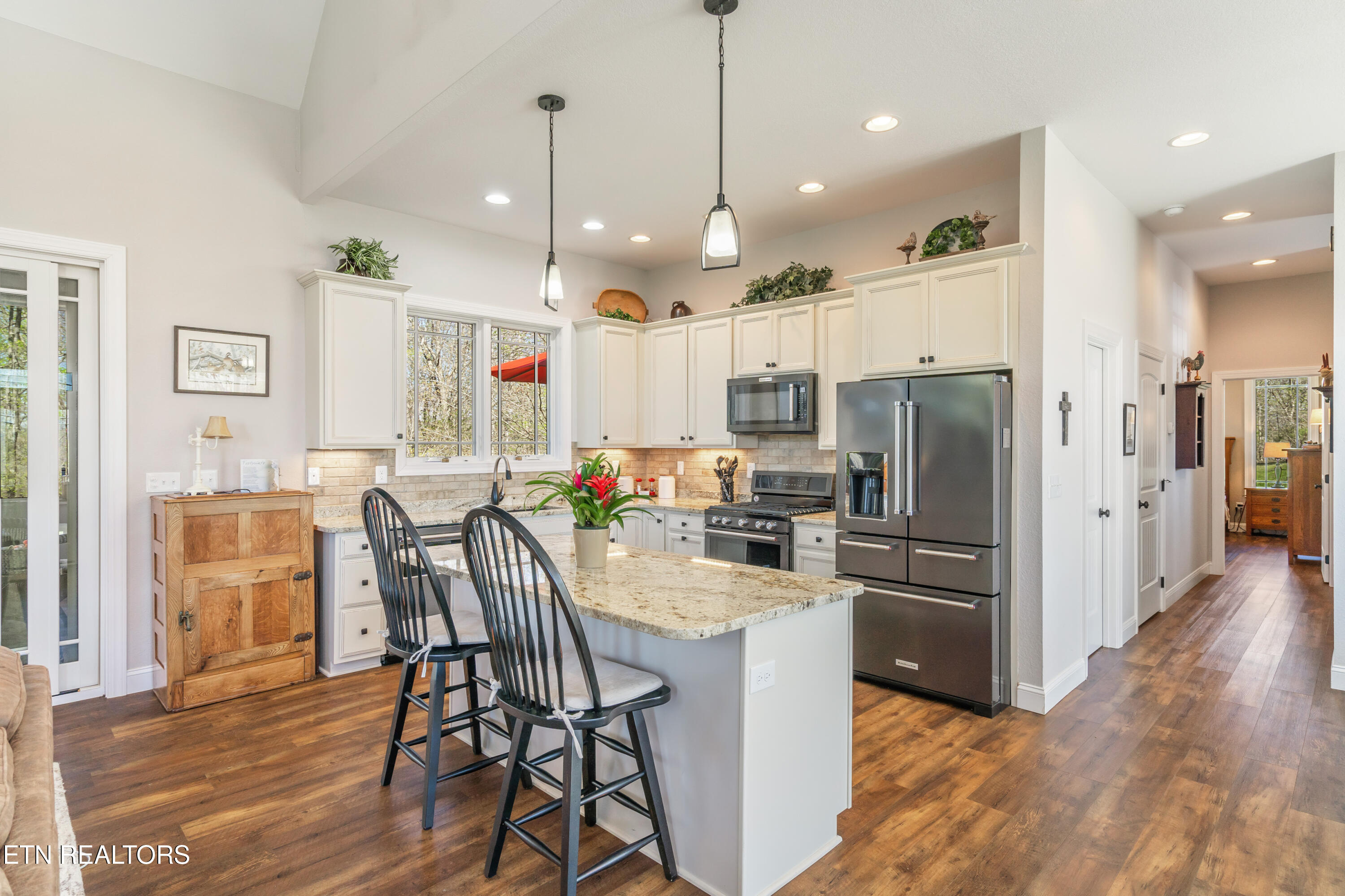 195 Kennedys Loop Lafollette TN 37766