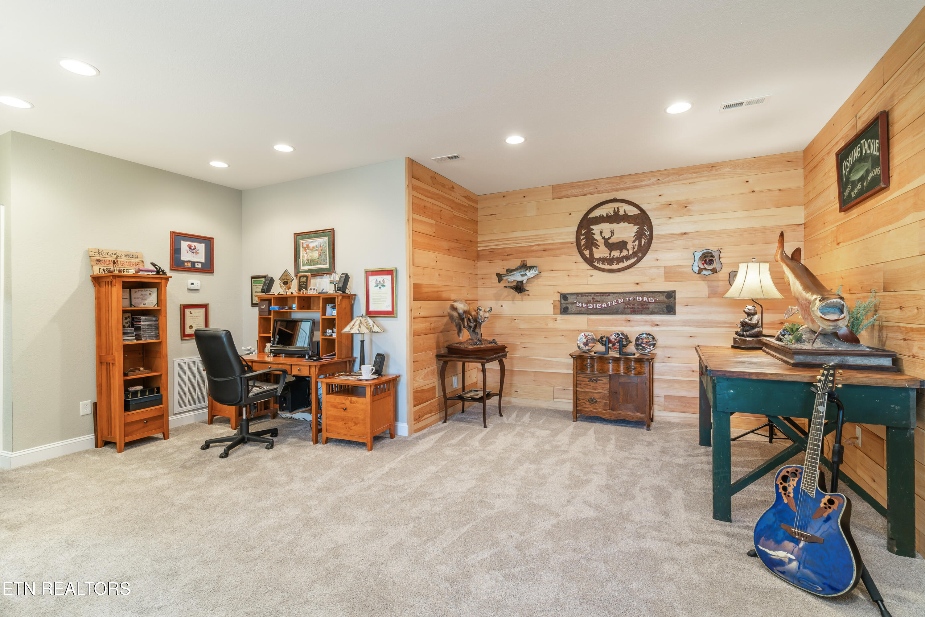 195 Kennedys Loop Lafollette TN 37766