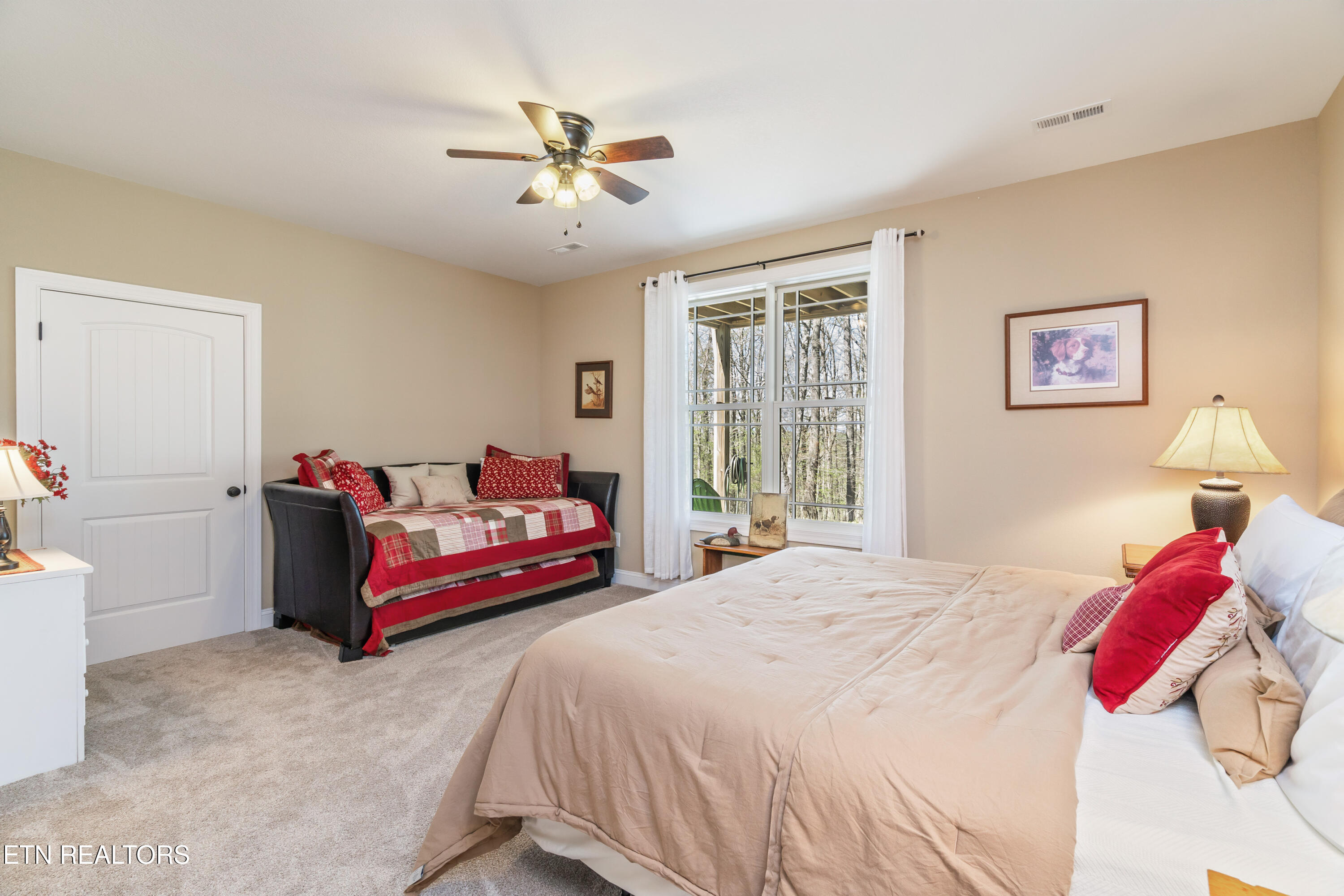 195 Kennedys Loop Lafollette TN 37766