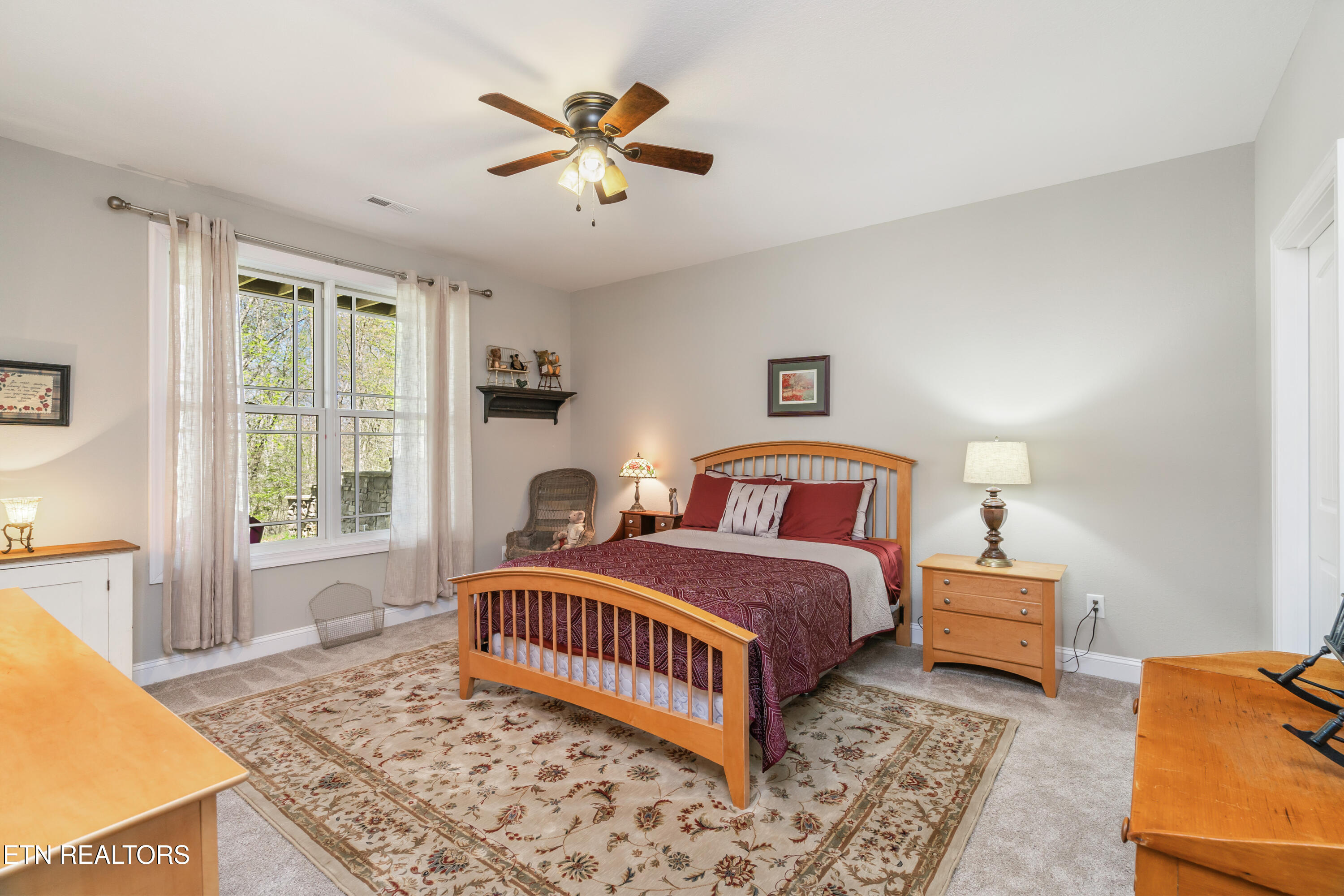 195 Kennedys Loop Lafollette TN 37766