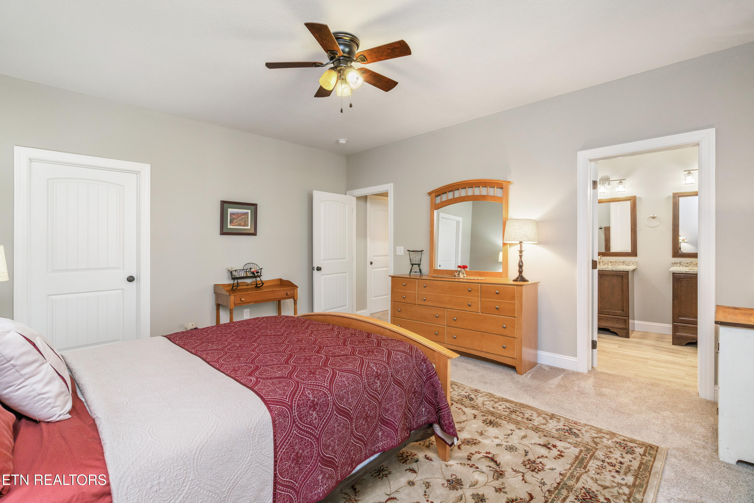 195 Kennedys Loop Lafollette TN 37766