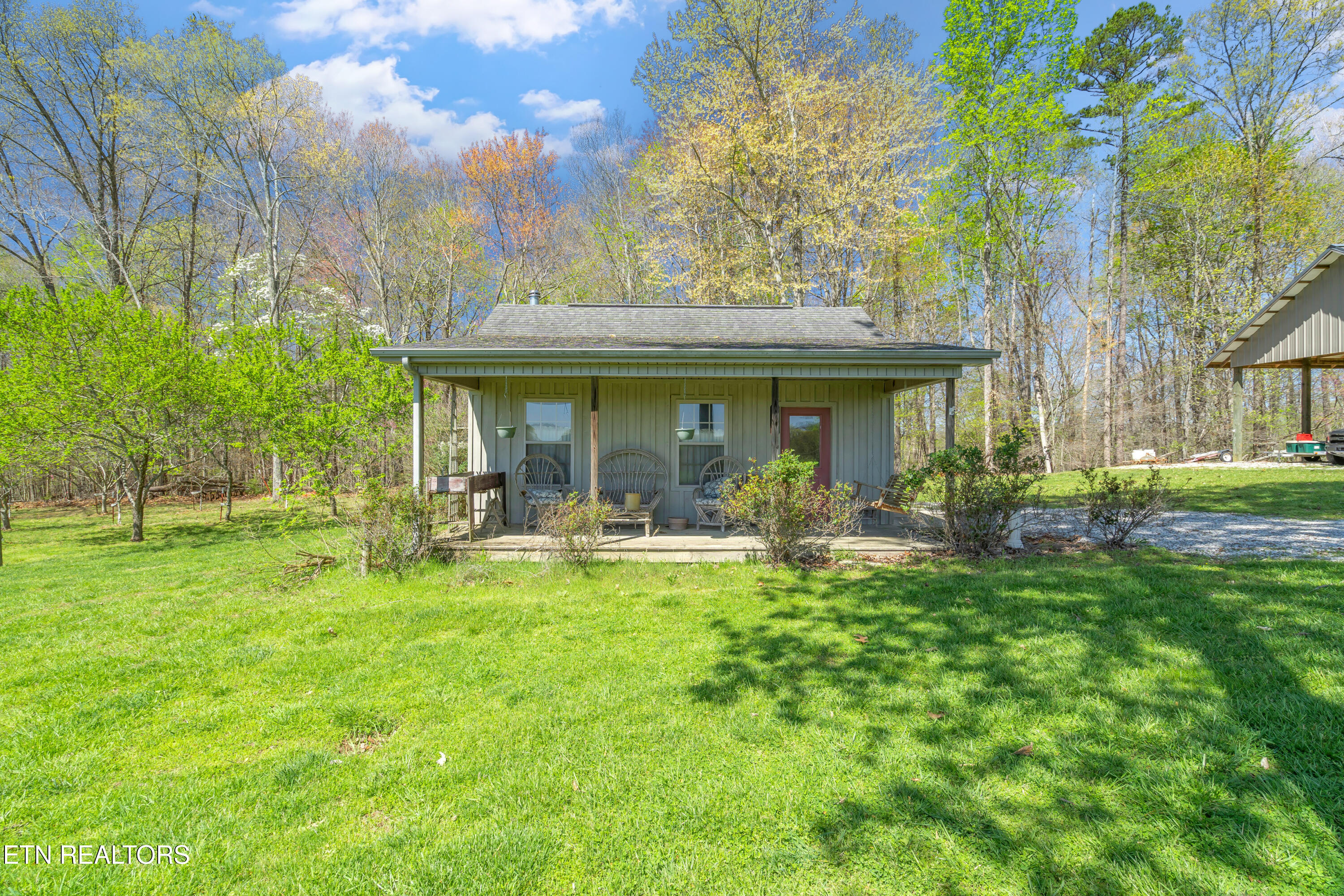 195 Kennedys Loop Lafollette TN 37766