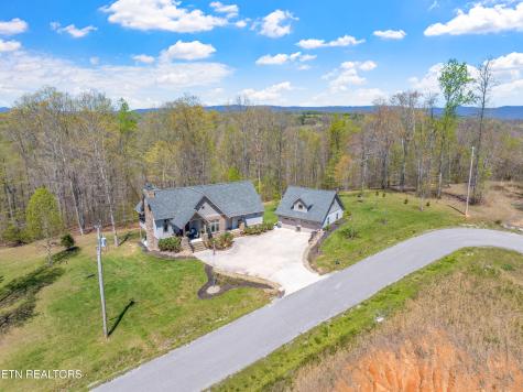 195 Kennedys Loop LaFollette TN 37766