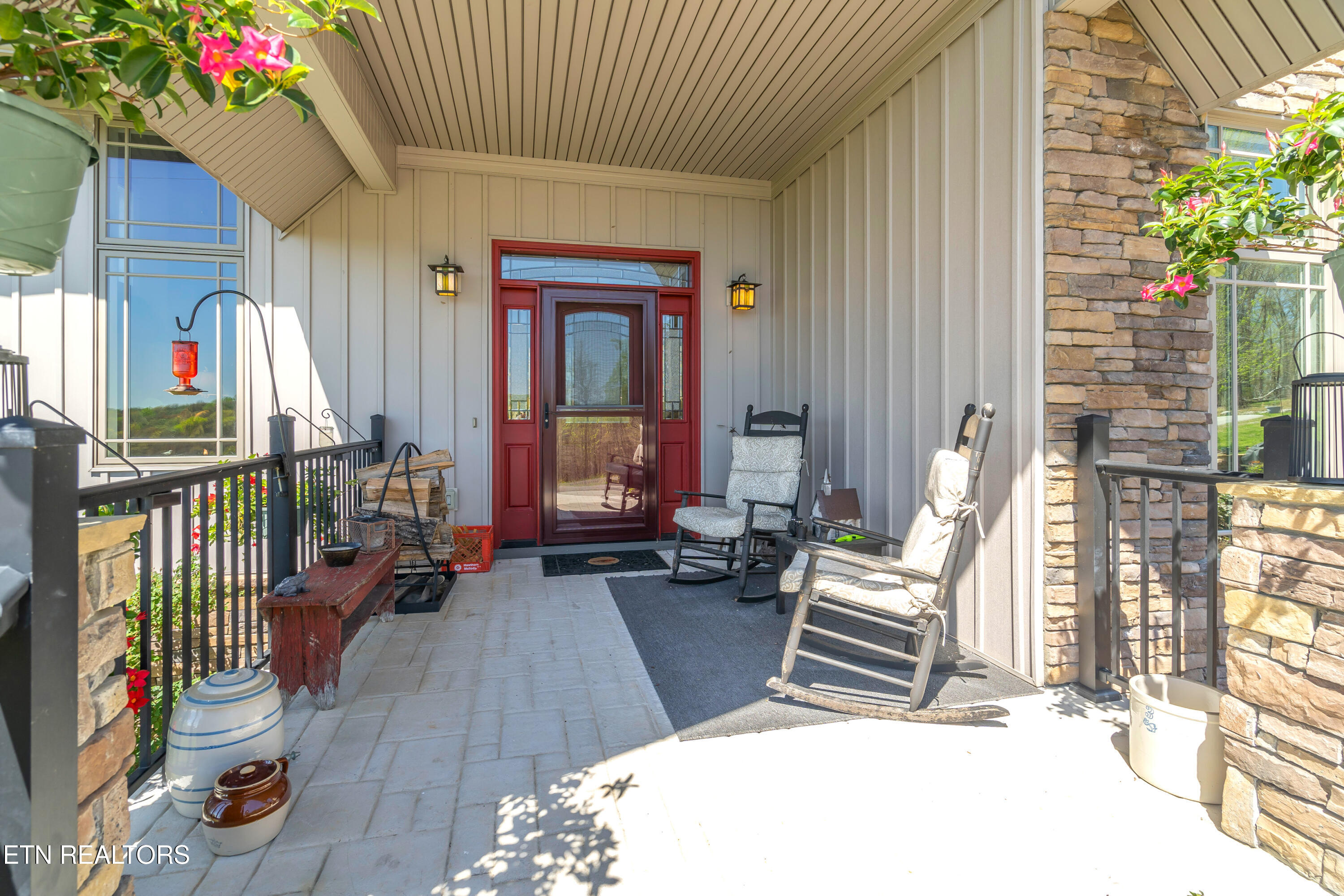 195 Kennedys Loop Lafollette TN 37766