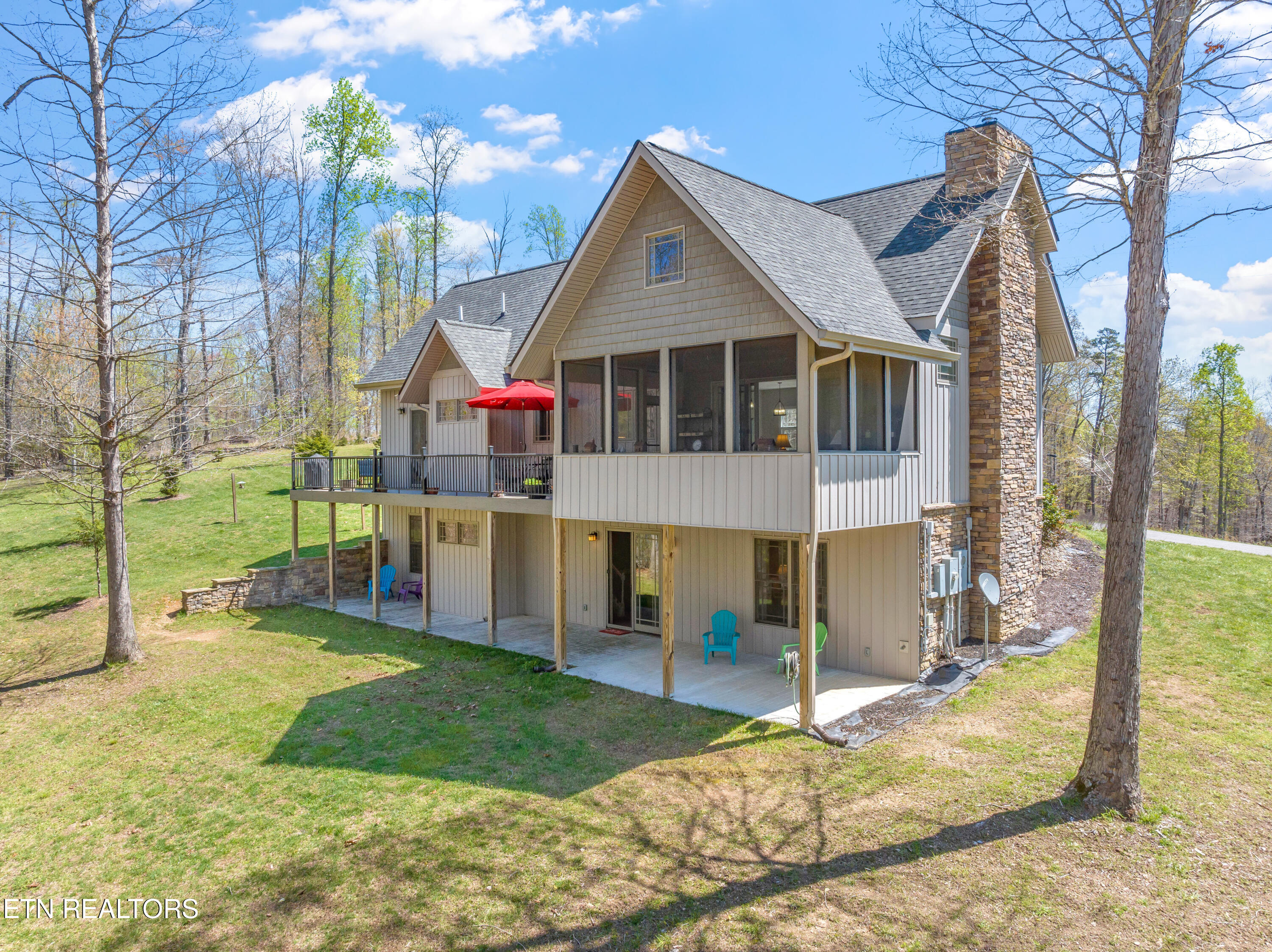 195 Kennedys Loop Lafollette TN 37766