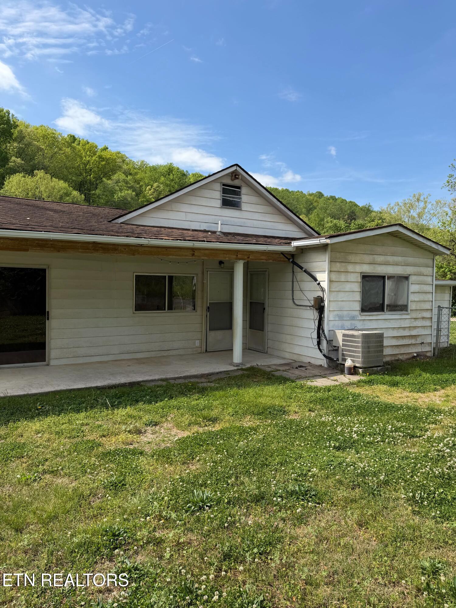 543 Keylon Drive Harriman TN 37748