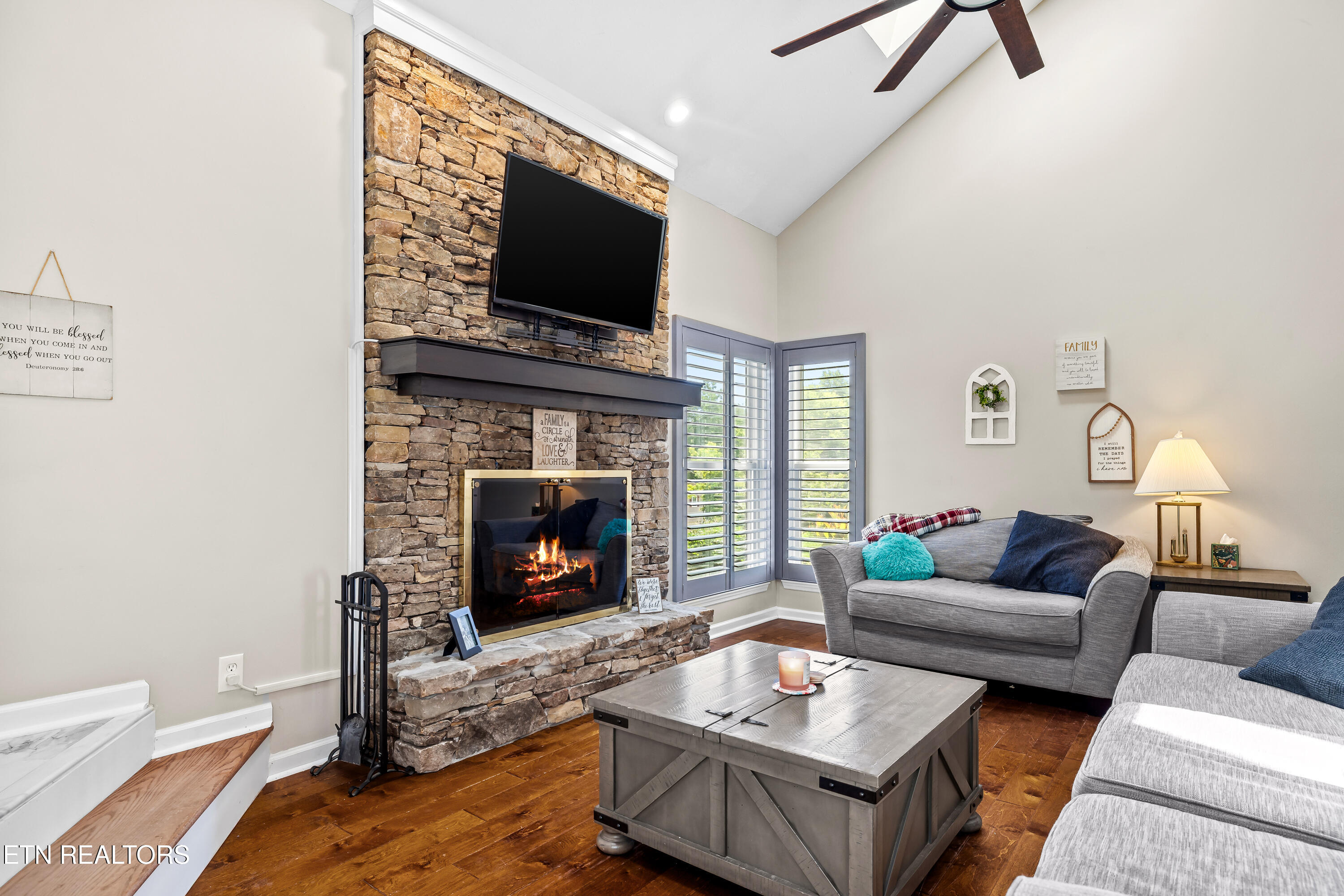 1208 Hoss Road Powell TN 37849