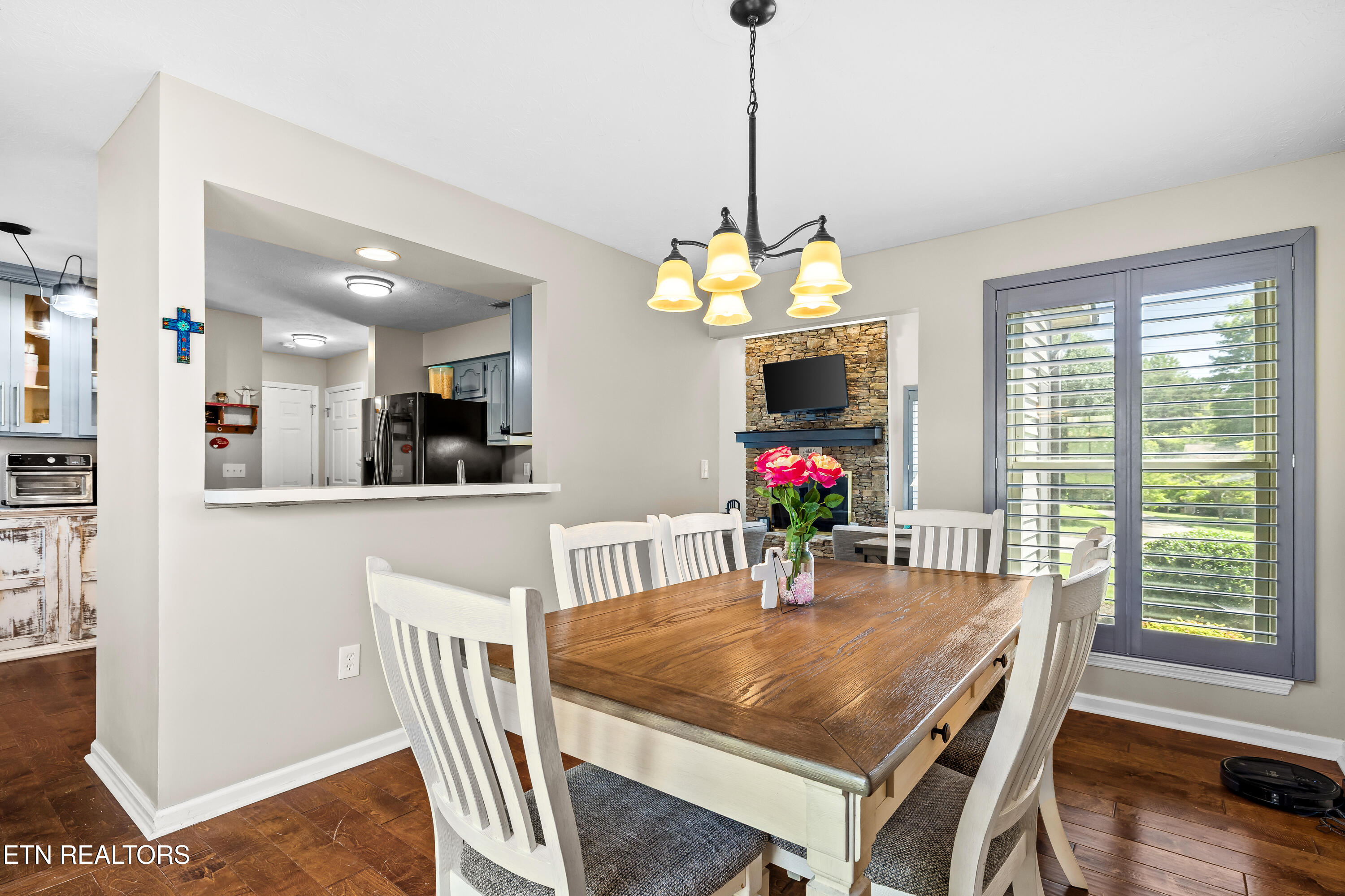 1208 Hoss Road Powell TN 37849