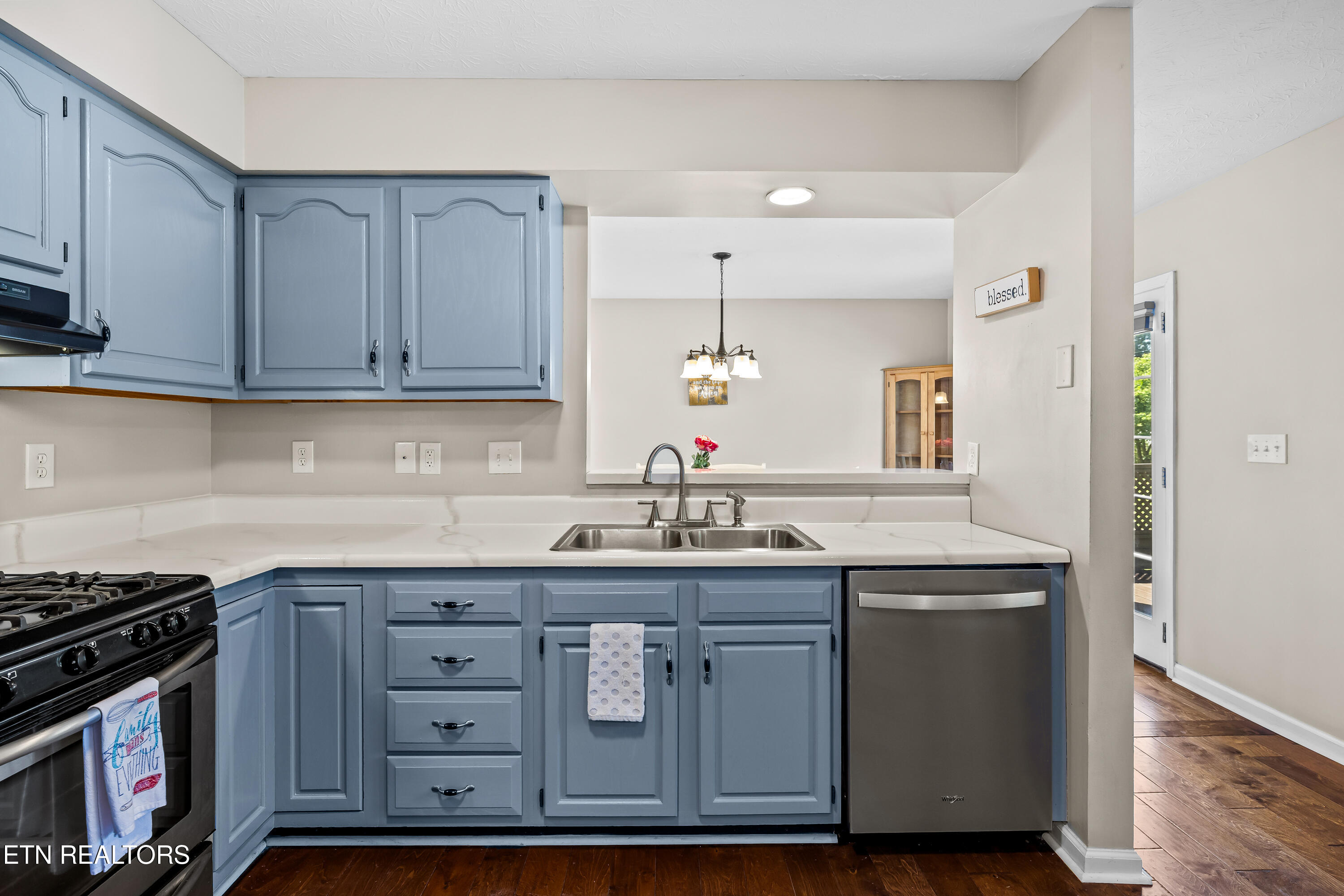 1208 Hoss Road Powell TN 37849