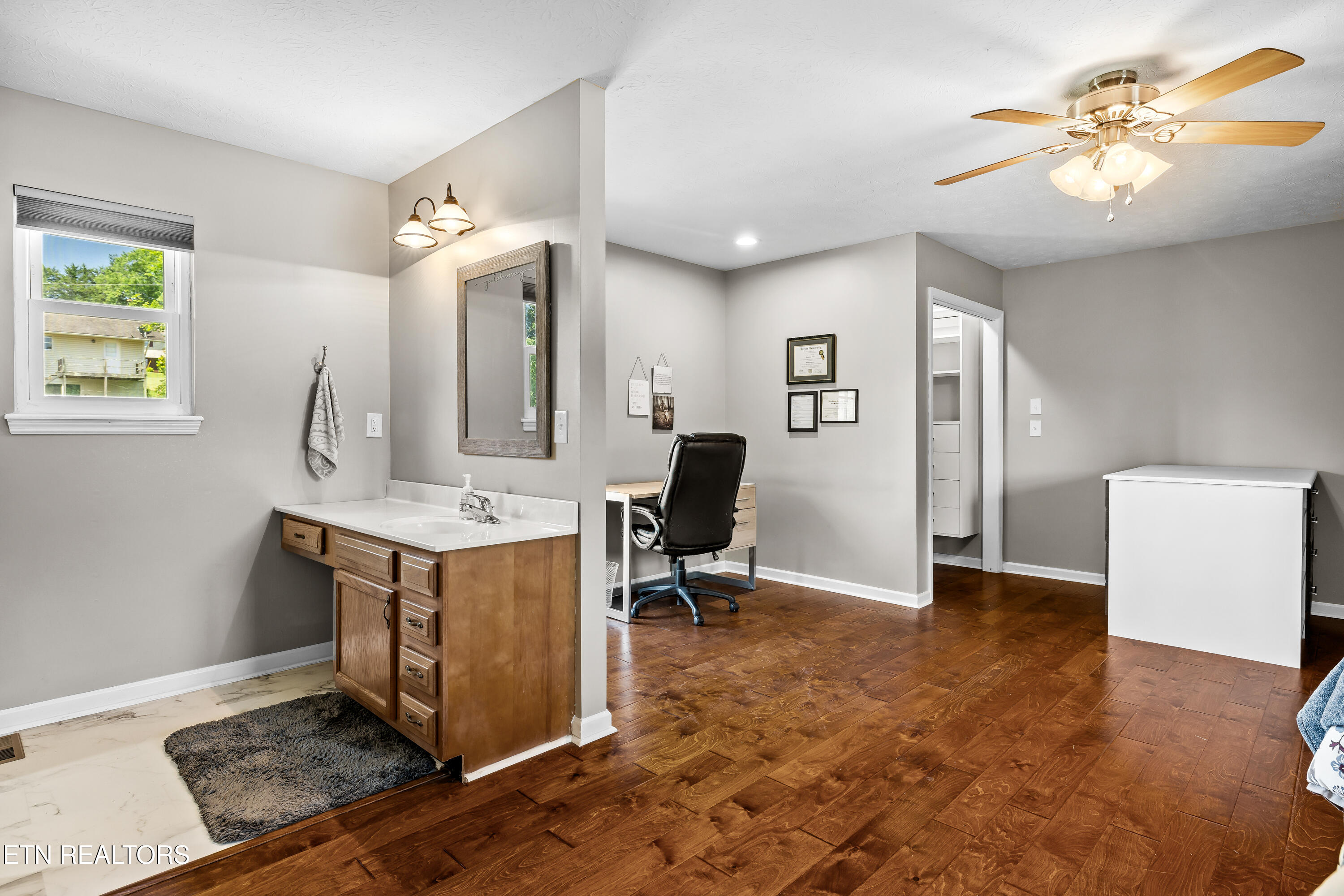 1208 Hoss Road Powell TN 37849