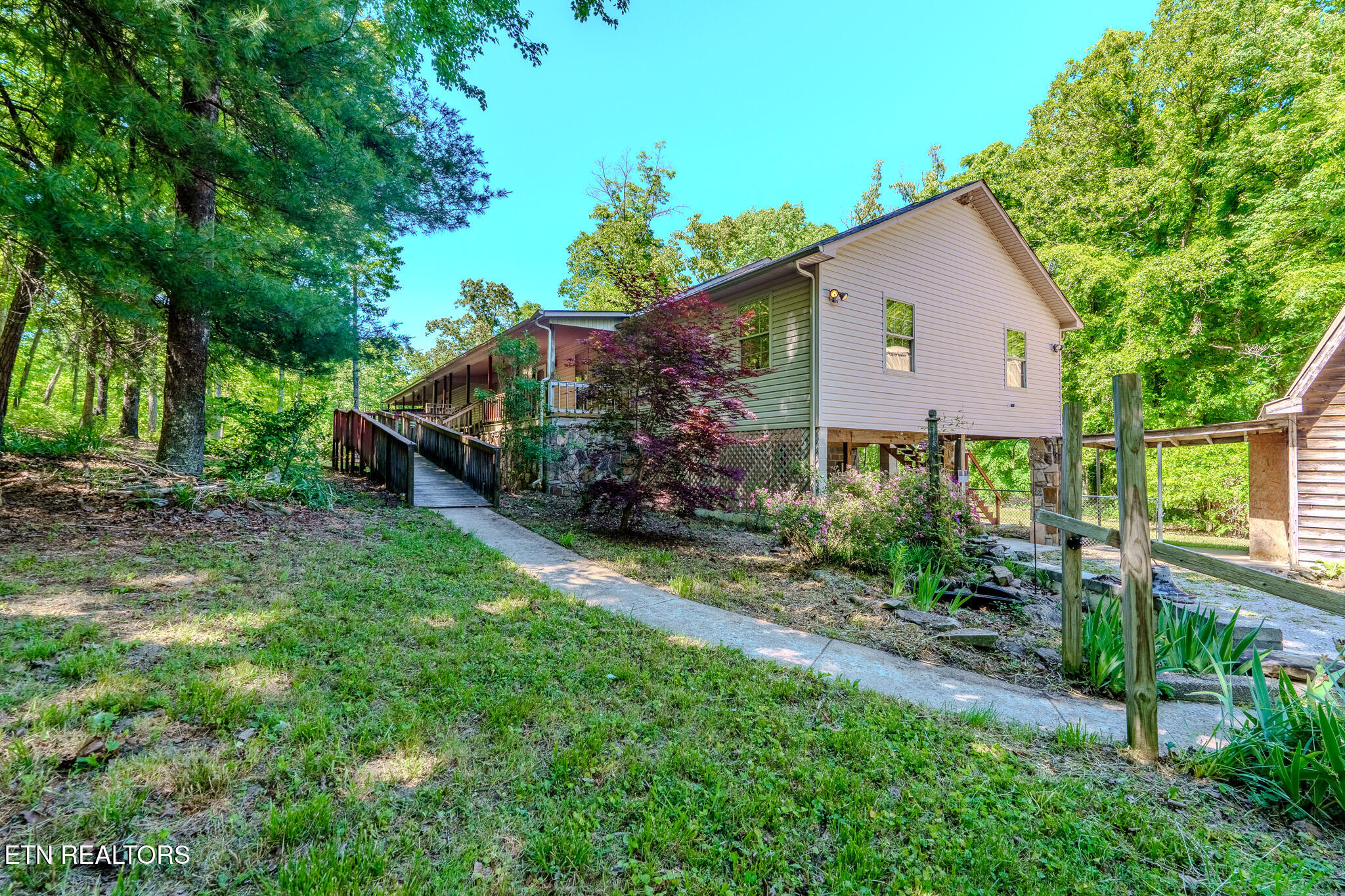 2112 Smith Mountain Road Rockwood TN 37854