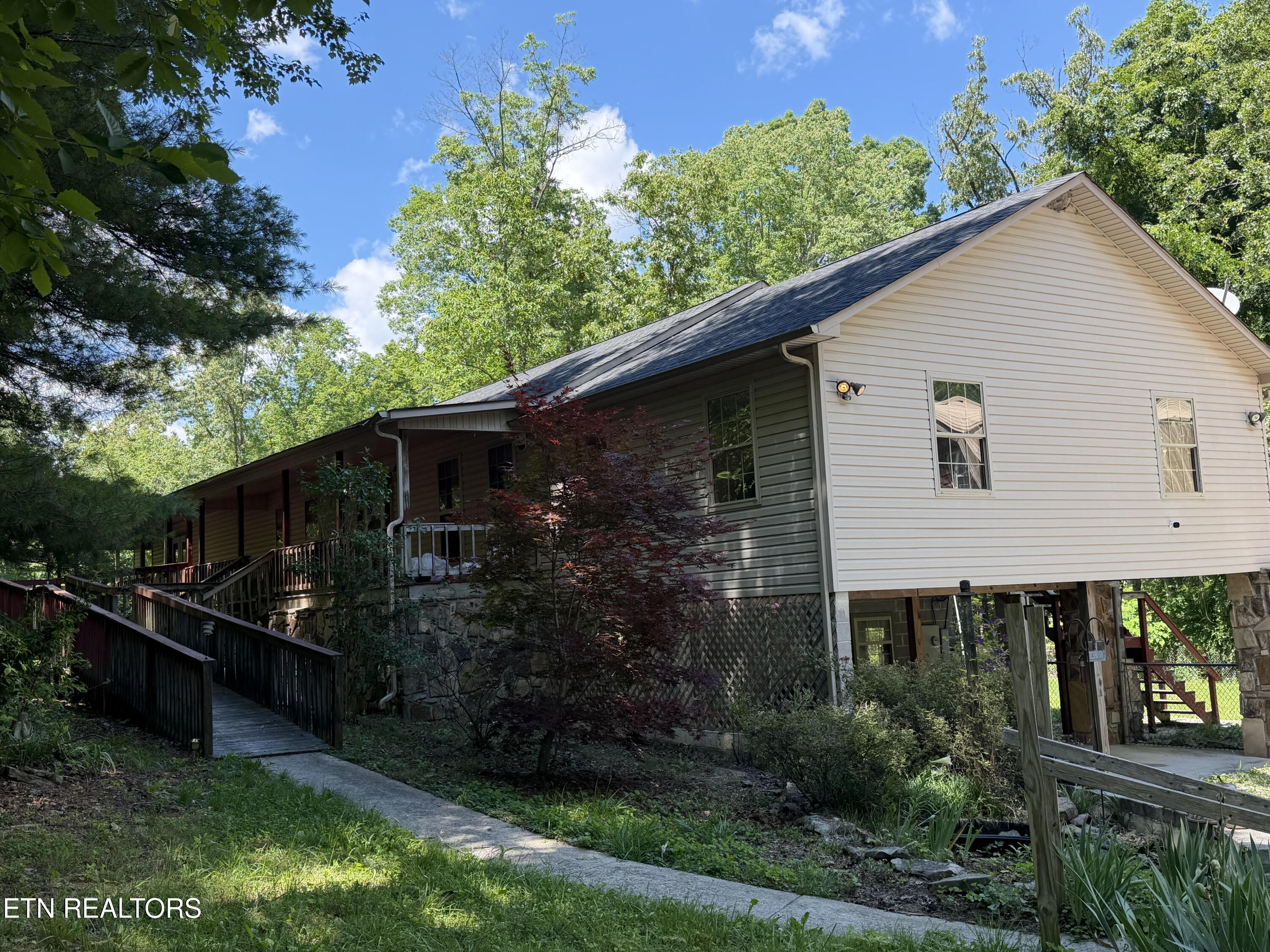 2112 Smith Mountain Road Rockwood TN 37854