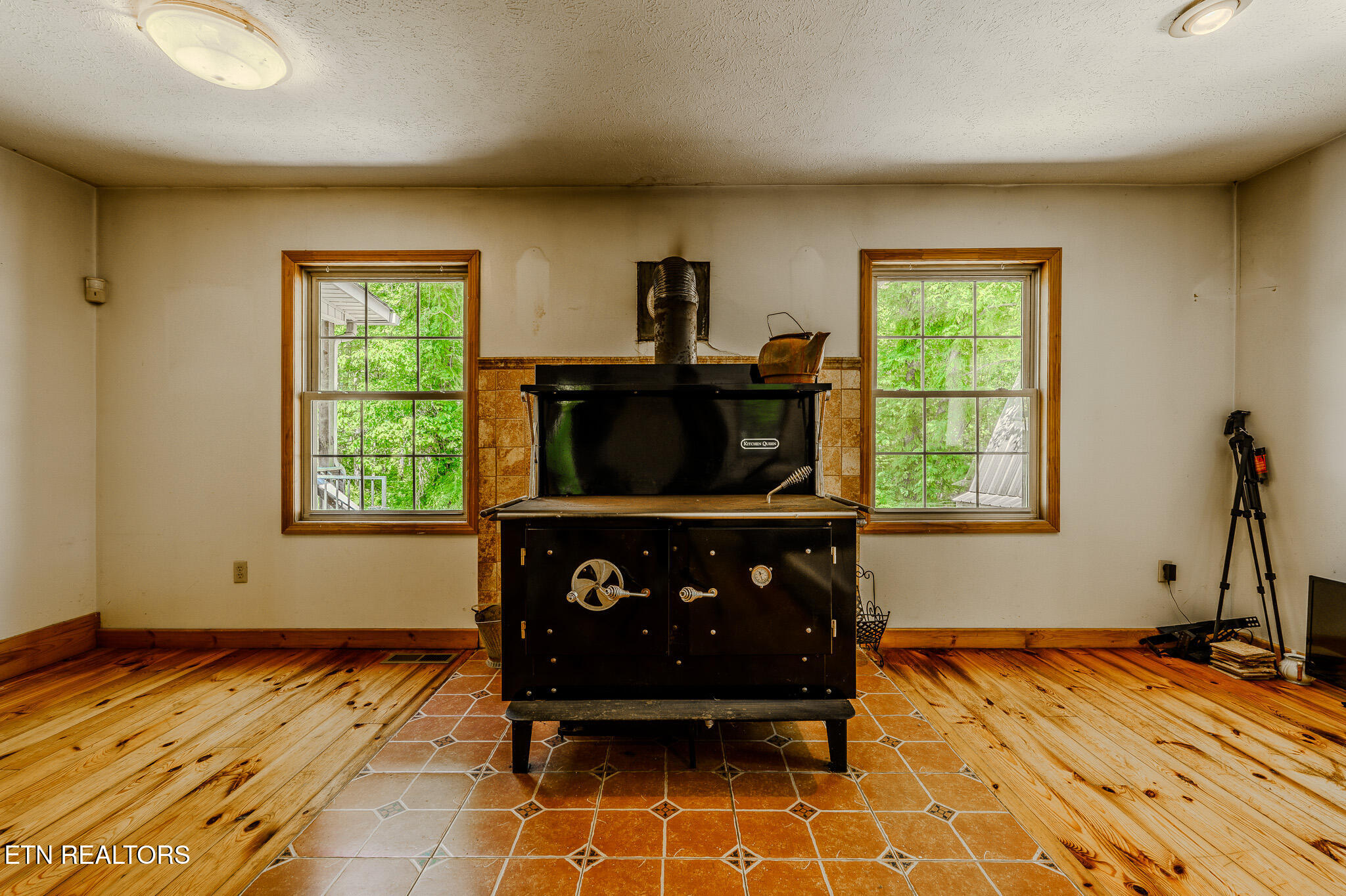 2112 Smith Mountain Road Rockwood TN 37854