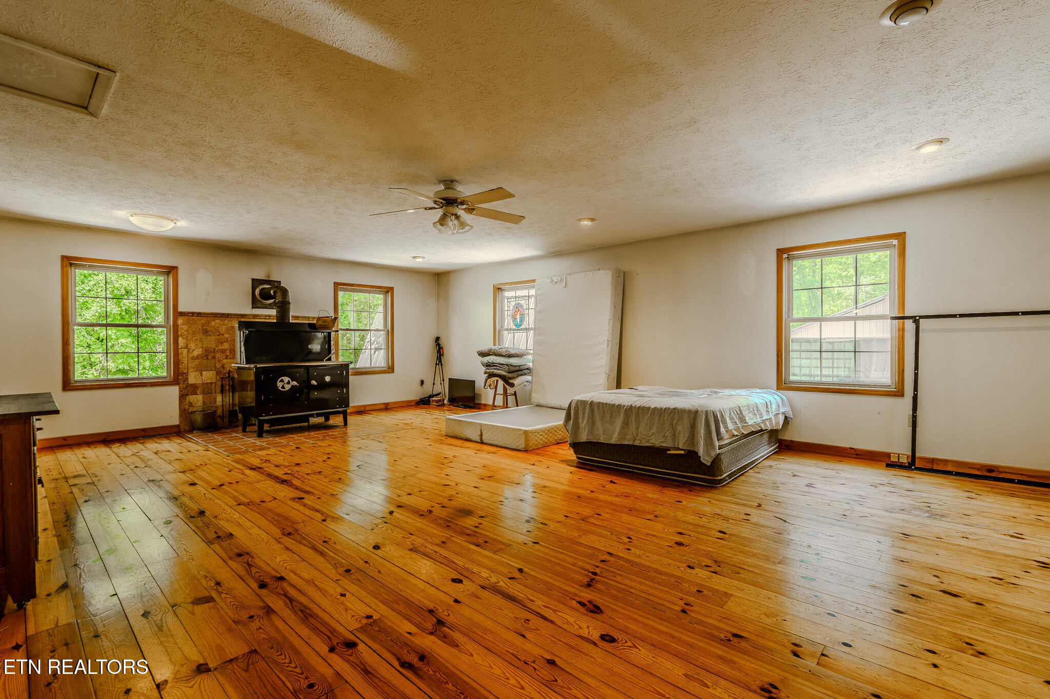 2112 Smith Mountain Road Rockwood TN 37854