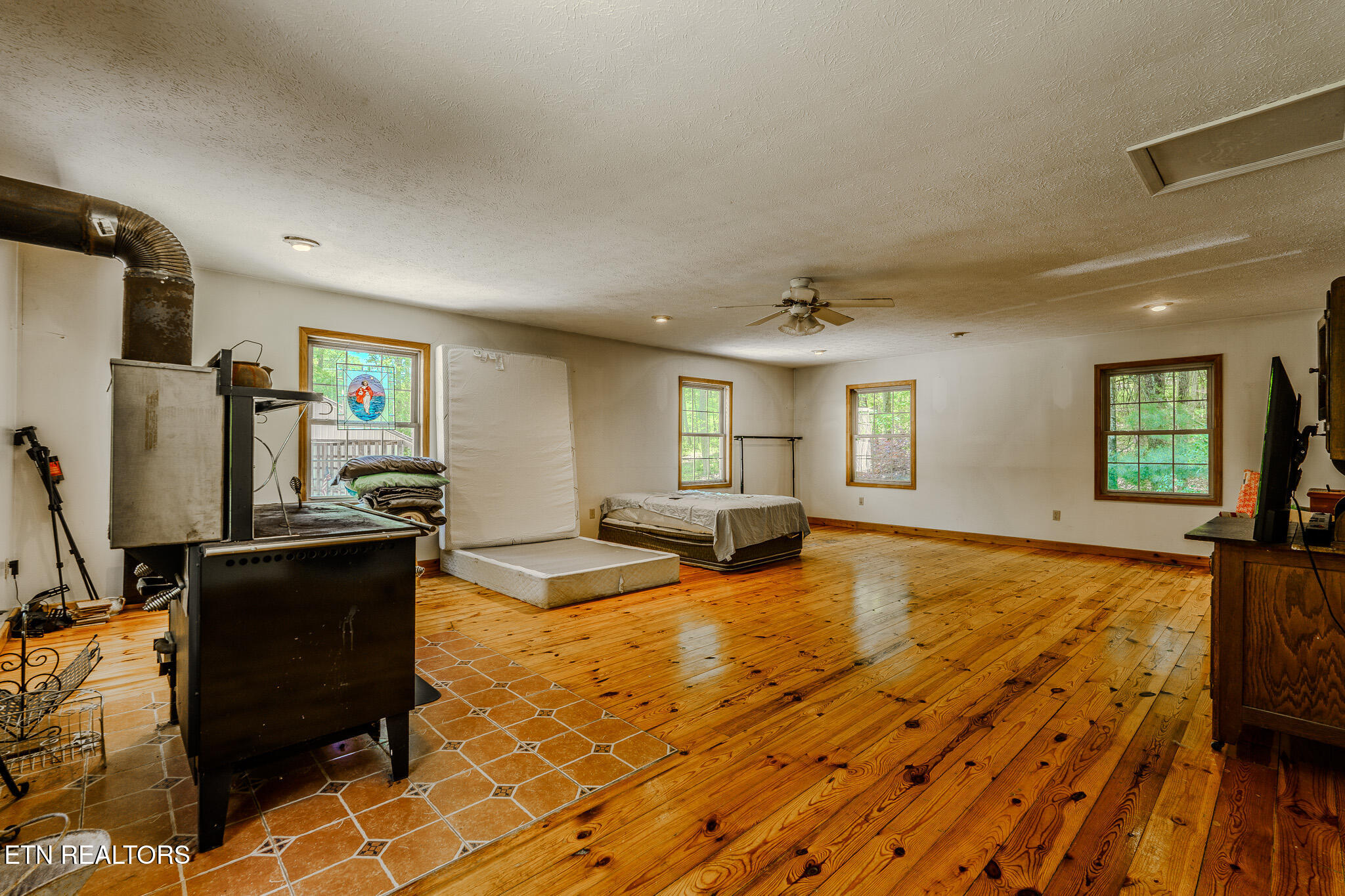 2112 Smith Mountain Road Rockwood TN 37854