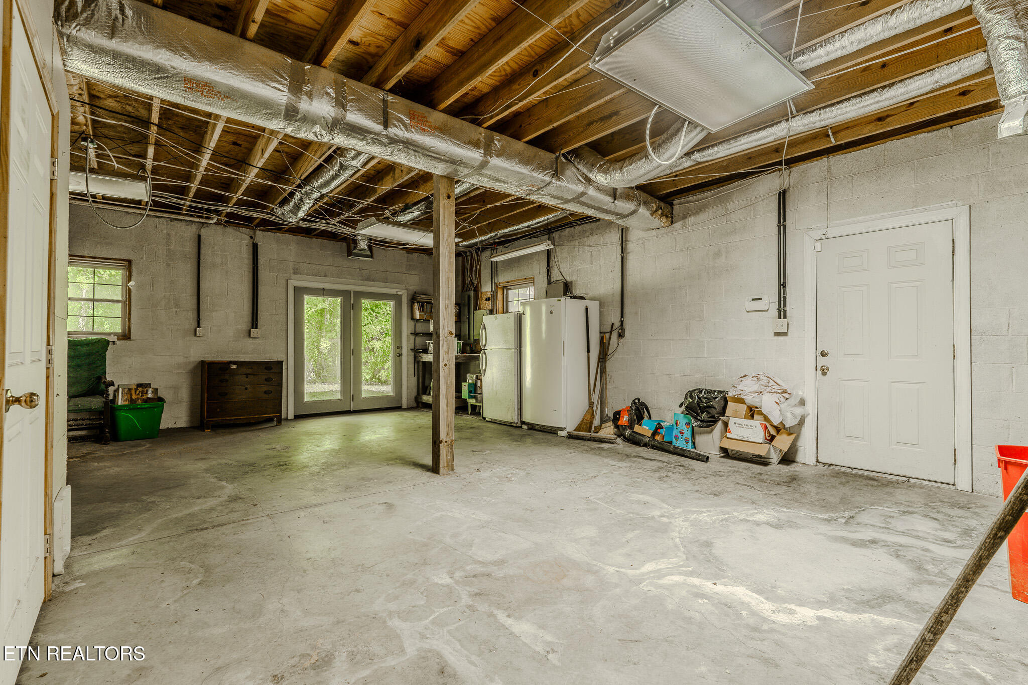 2112 Smith Mountain Road Rockwood TN 37854