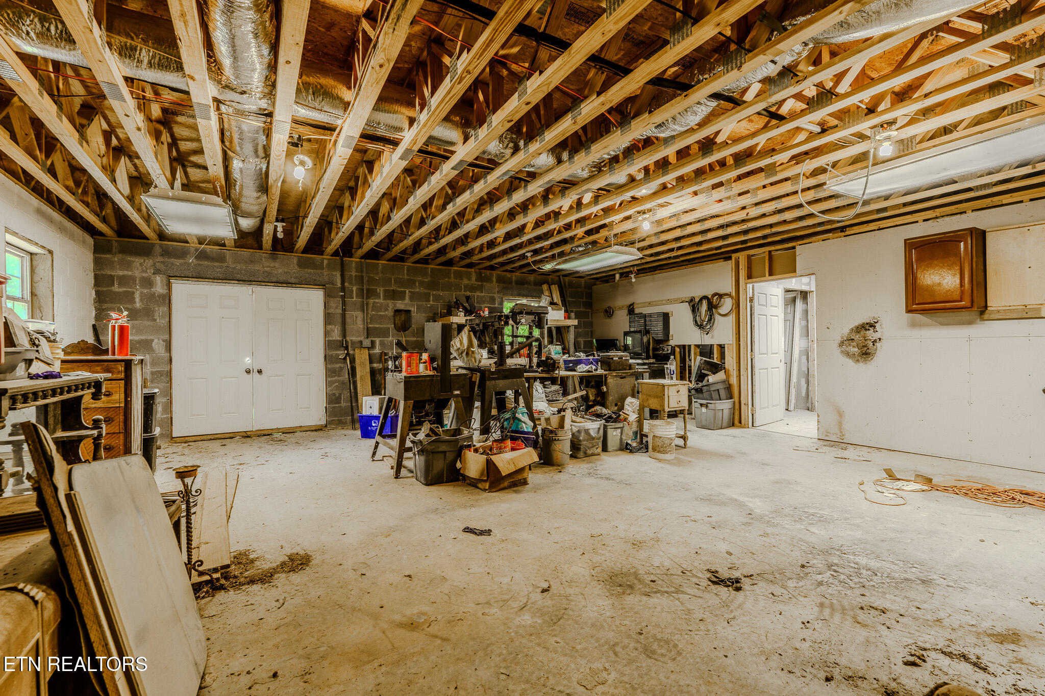 2112 Smith Mountain Road Rockwood TN 37854
