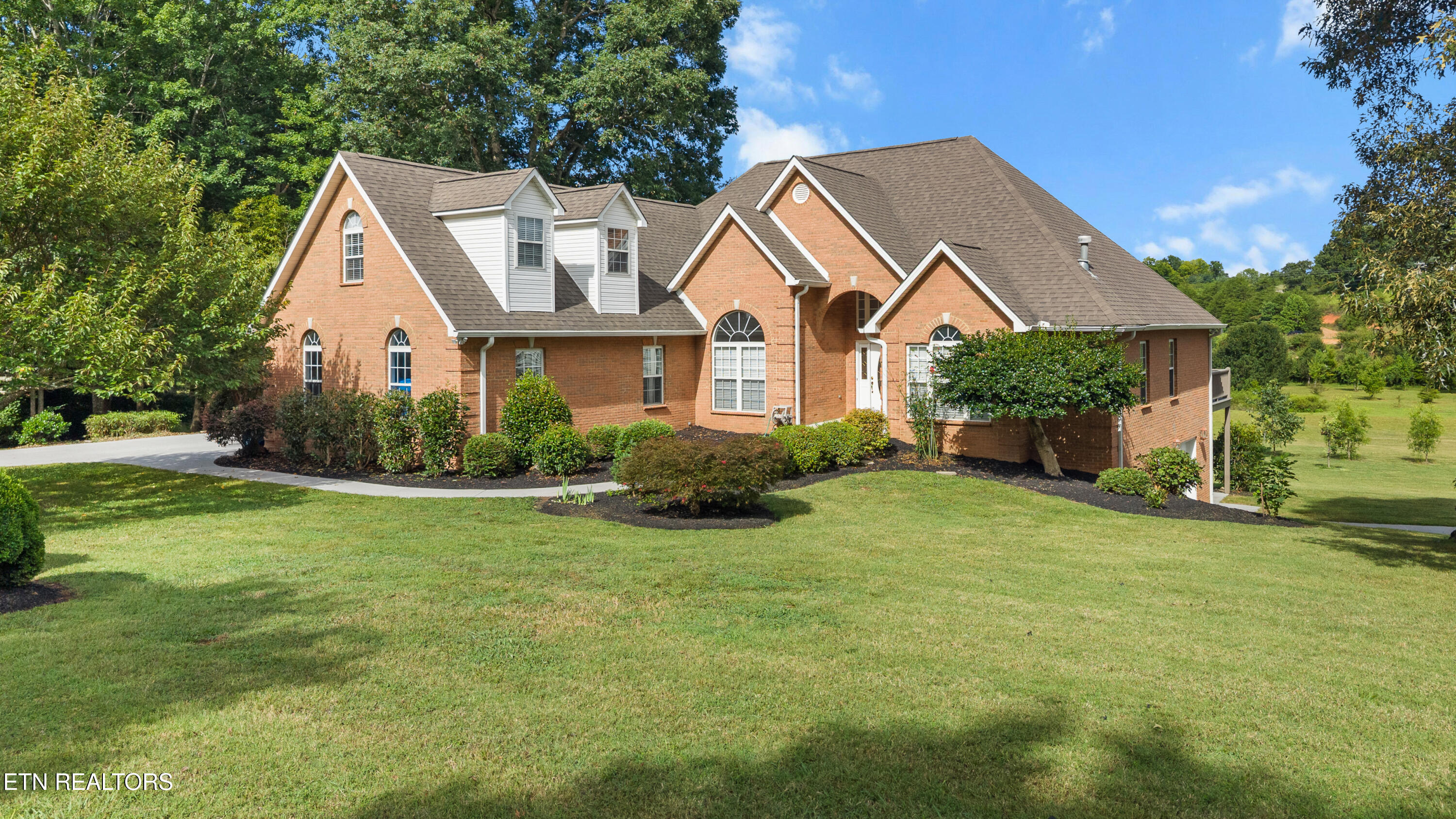 305 Pollys Way Maryville TN 37801