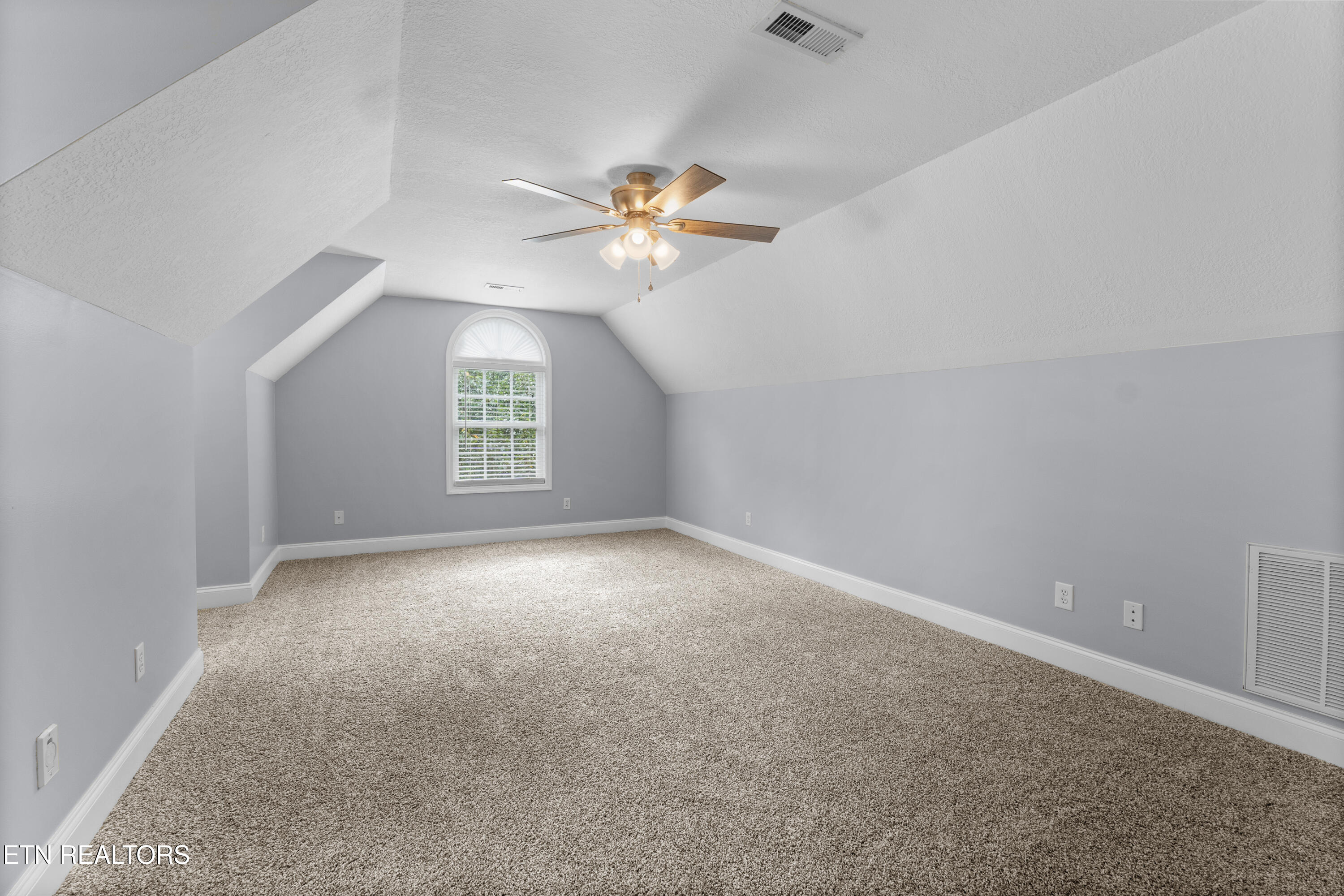 305 Pollys Way Maryville TN 37801