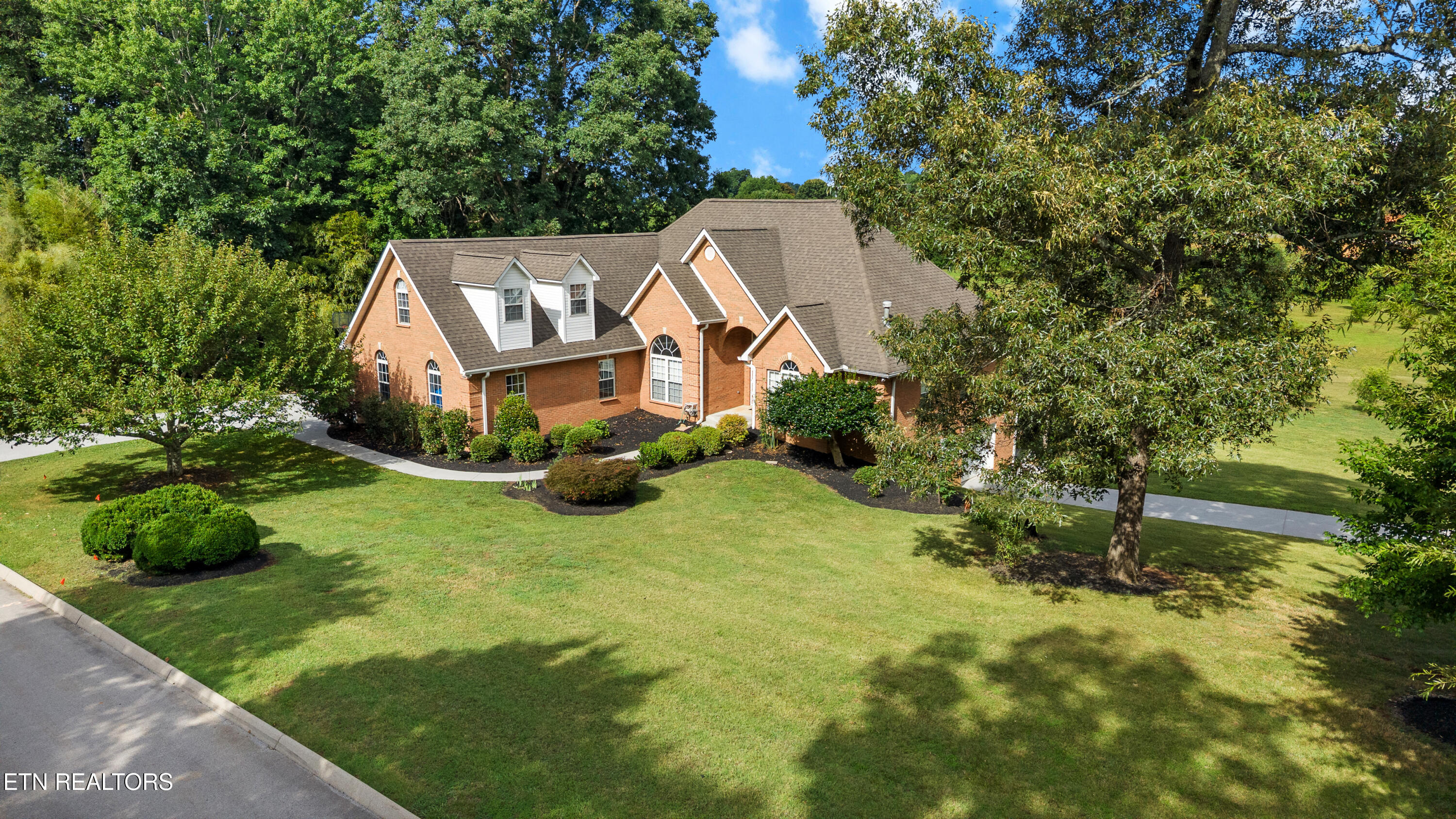 305 Pollys Way Maryville TN 37801