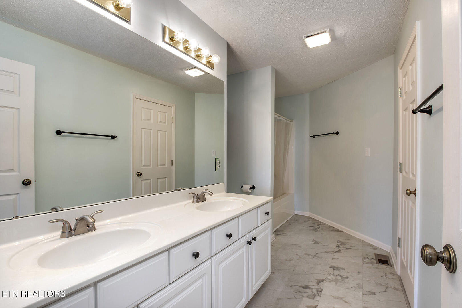 509 Cimarron Circle Loudon TN 37774