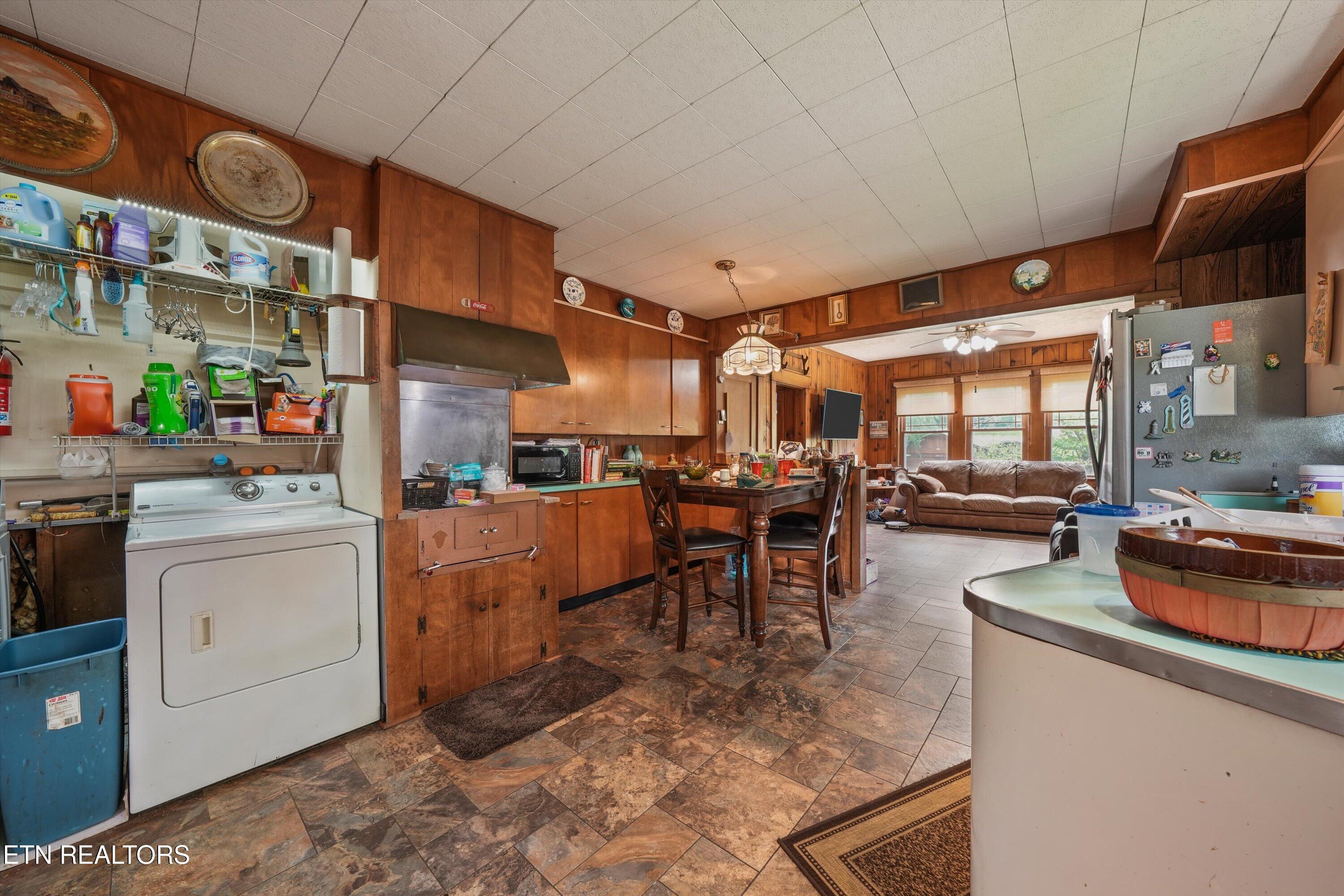 718 N Kingston Avenue Rockwood TN 37854