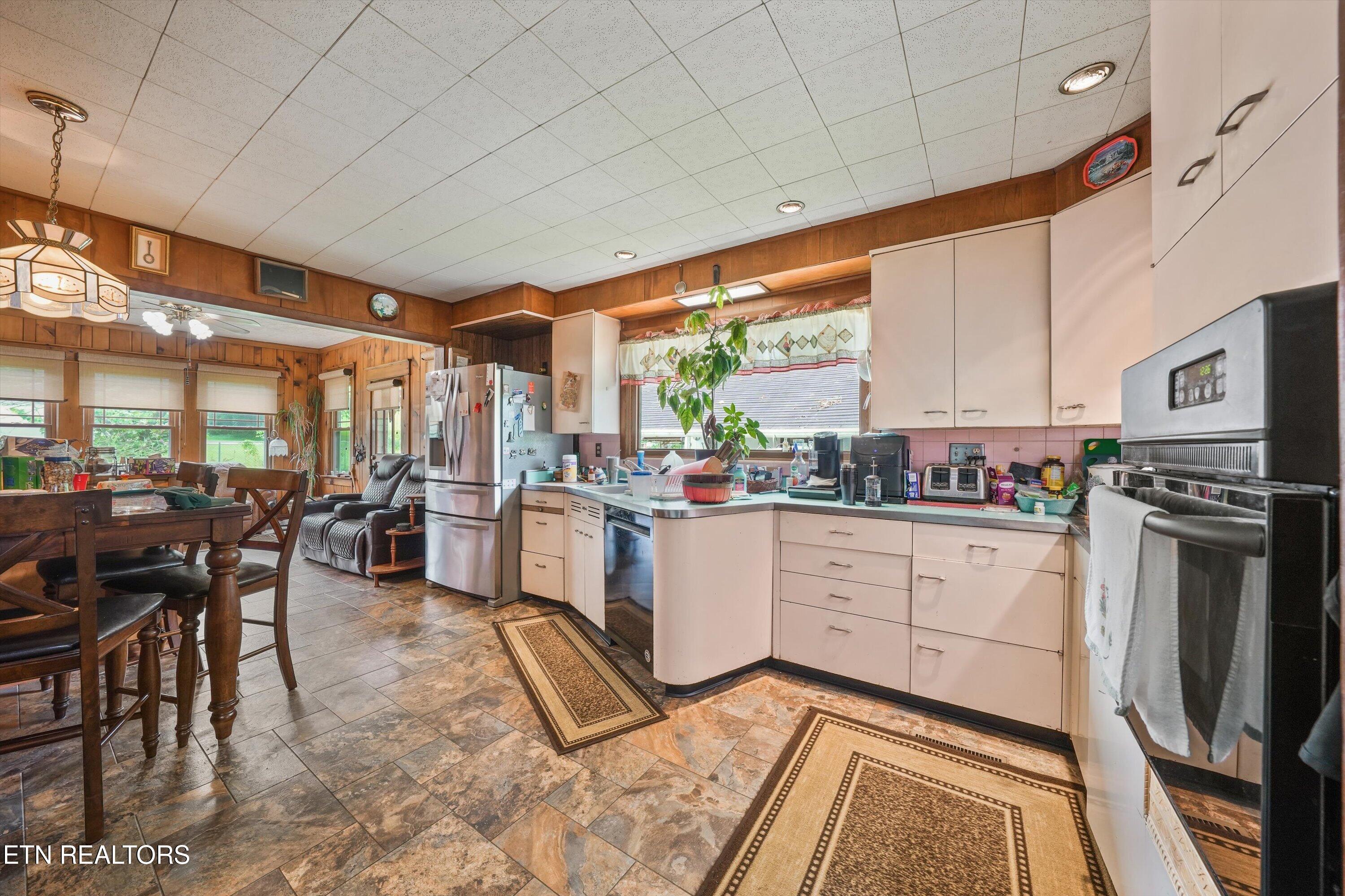 718 N Kingston Avenue Rockwood TN 37854