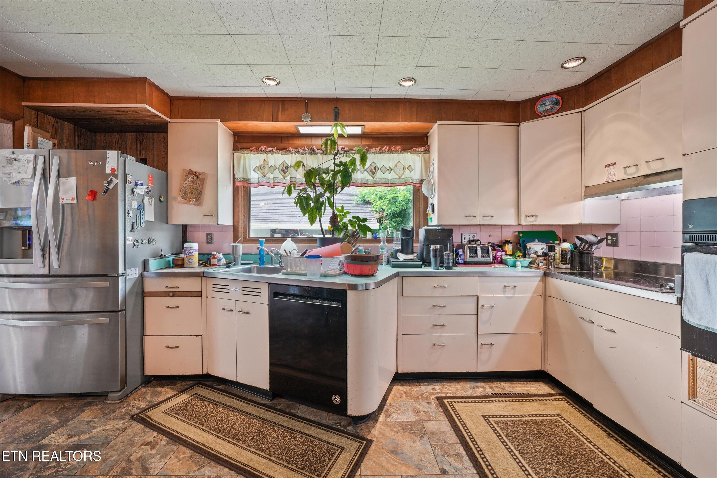 718 N Kingston Avenue Rockwood TN 37854