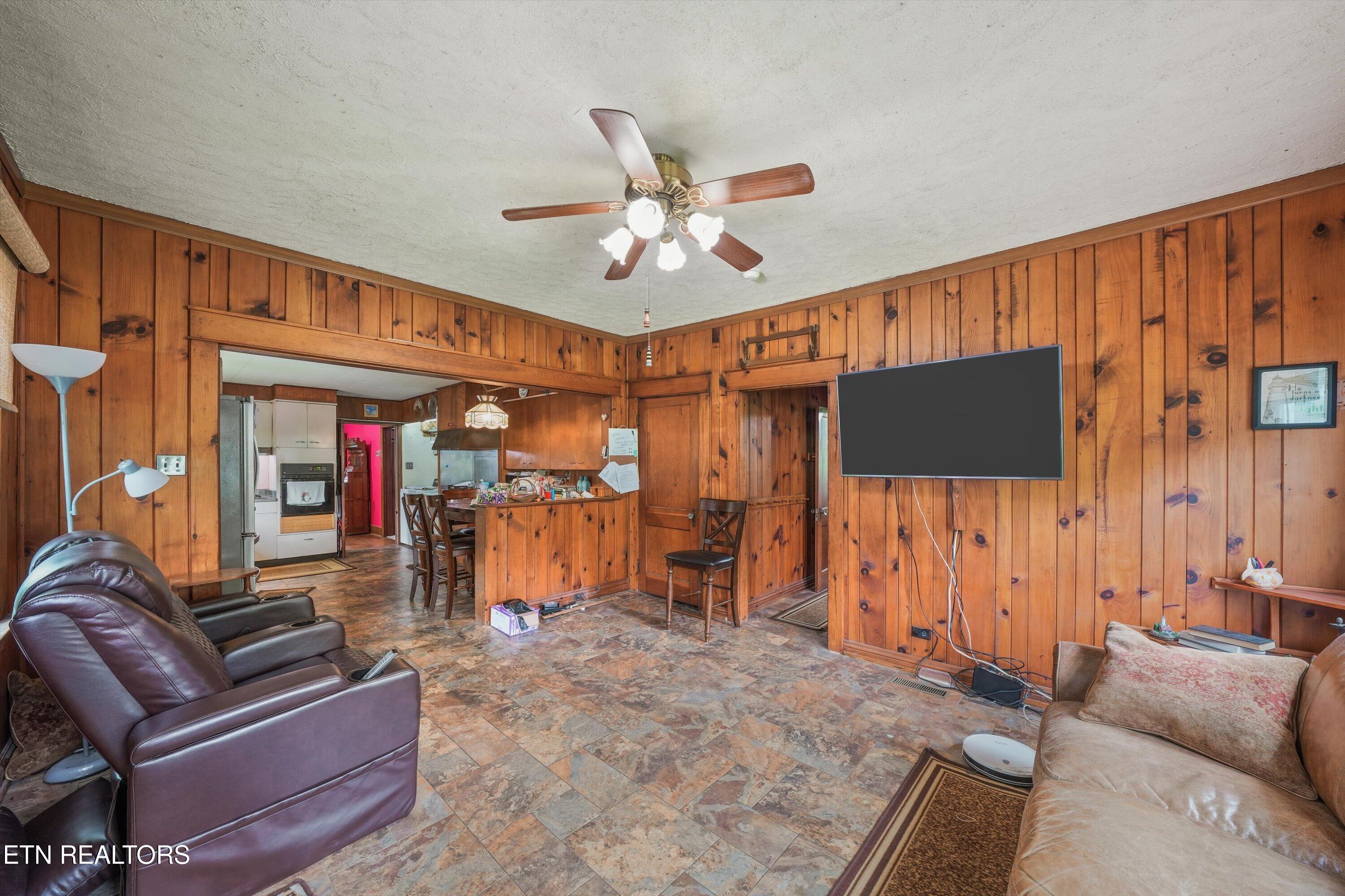 718 N Kingston Avenue Rockwood TN 37854