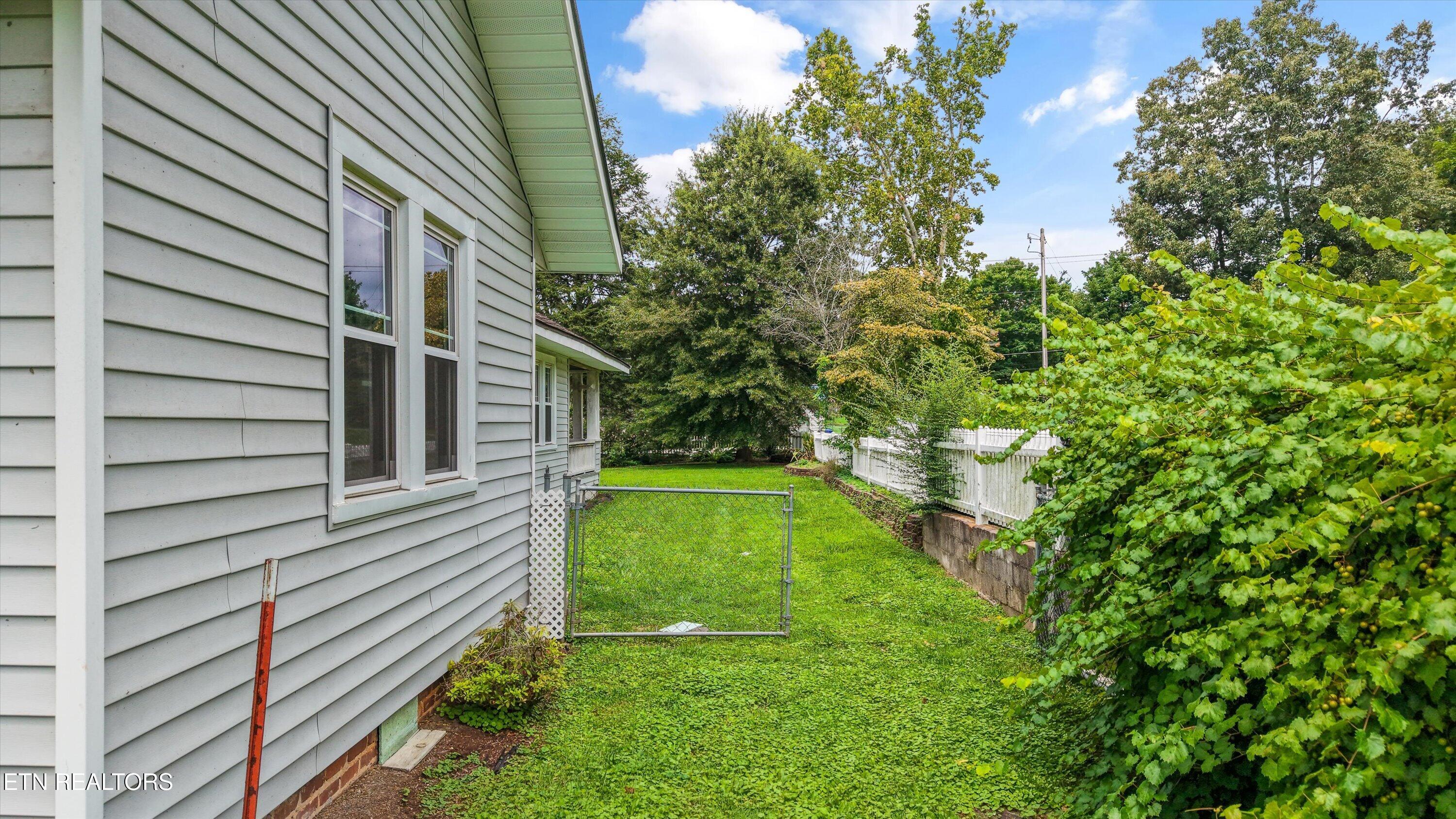 718 N Kingston Avenue Rockwood TN 37854