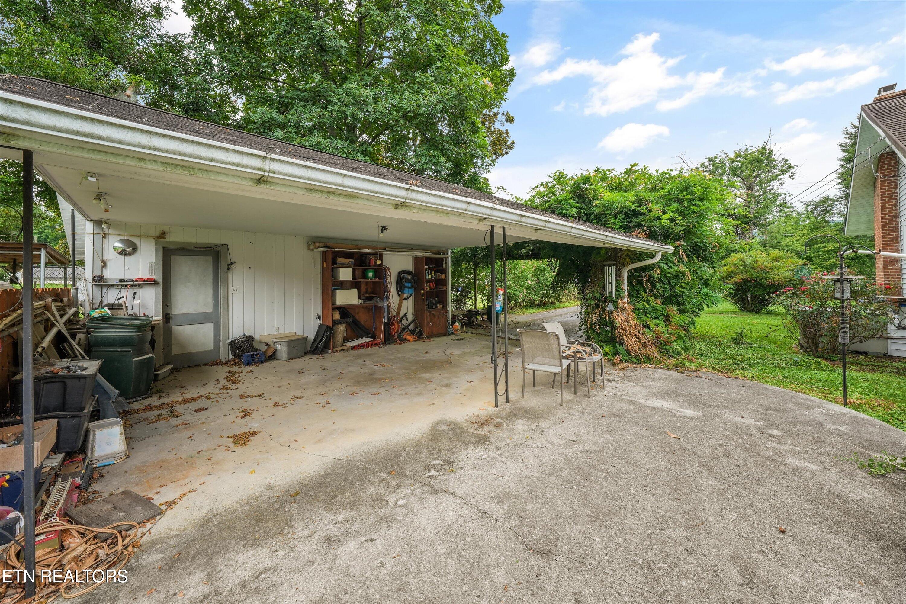718 N Kingston Avenue Rockwood TN 37854