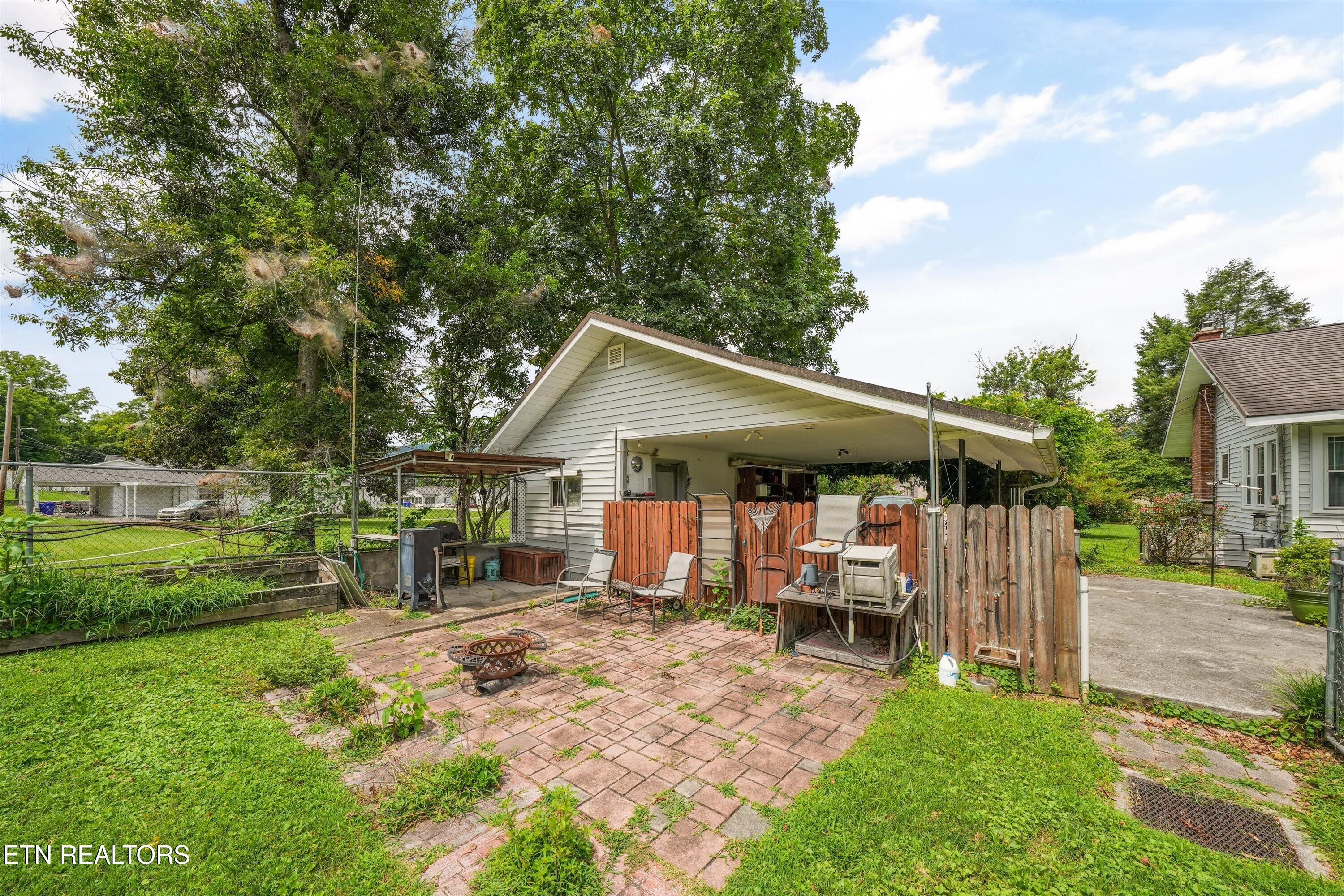 718 N Kingston Avenue Rockwood TN 37854