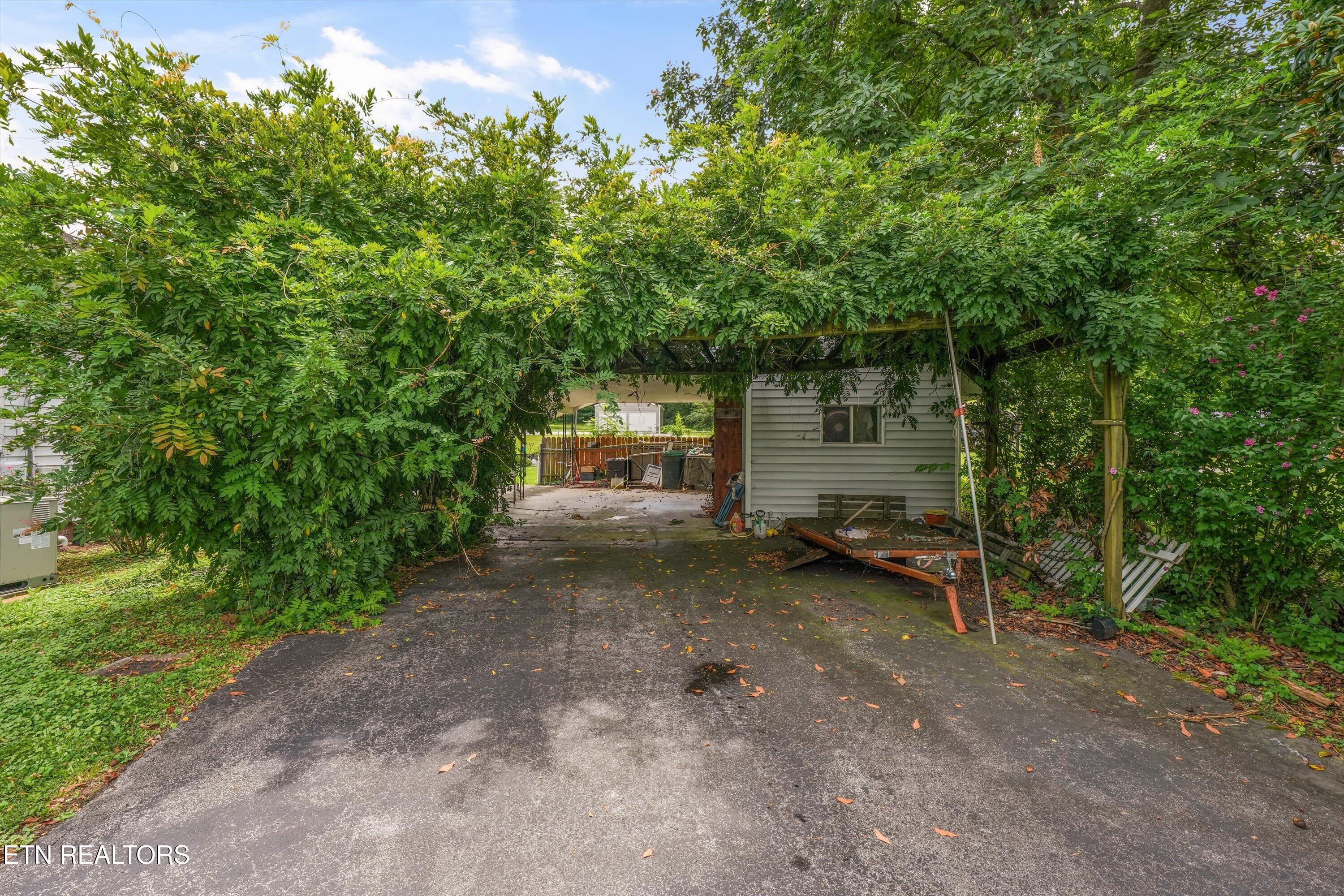 718 N Kingston Avenue Rockwood TN 37854