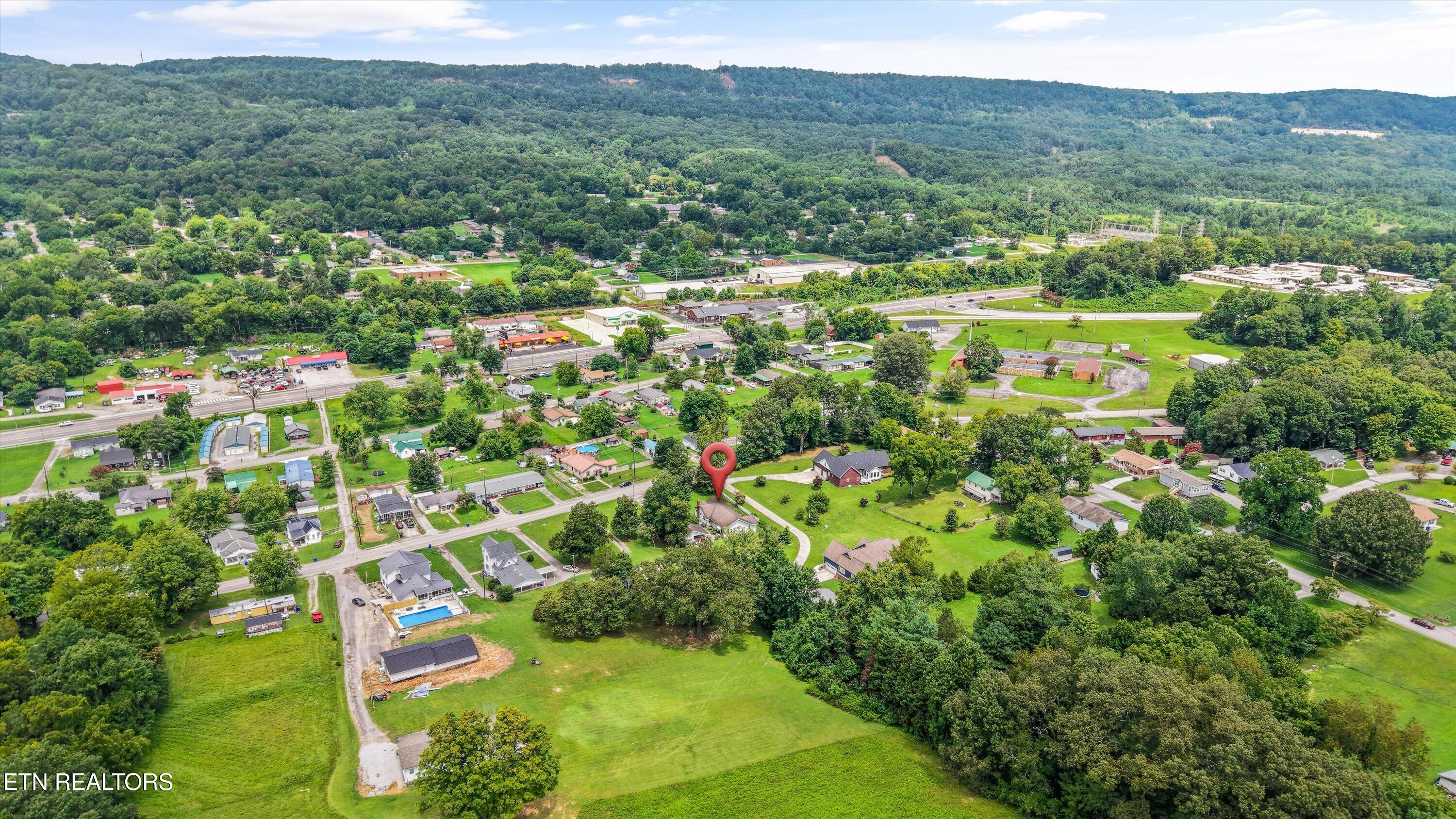 718 N Kingston Avenue Rockwood TN 37854