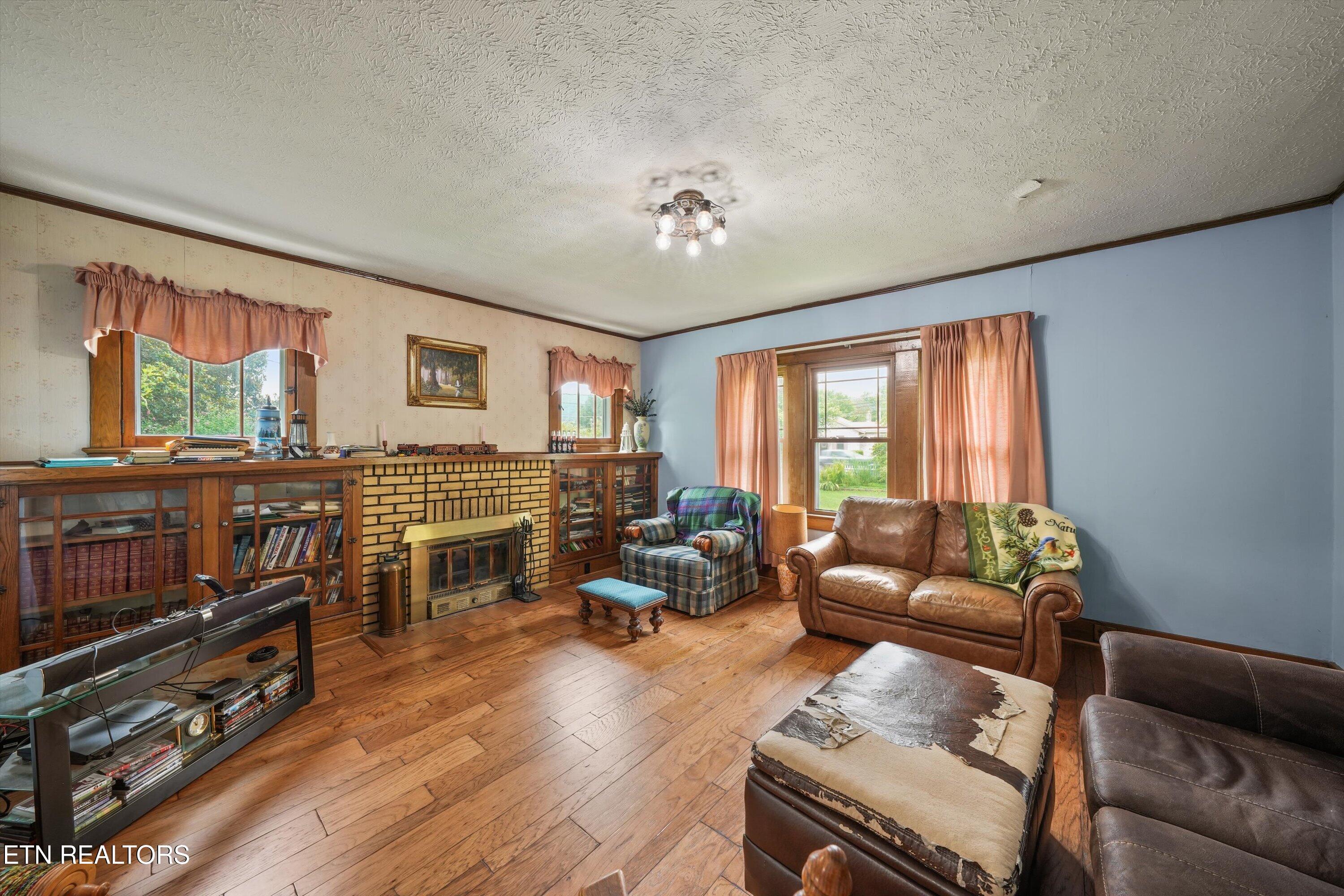 718 N Kingston Avenue Rockwood TN 37854