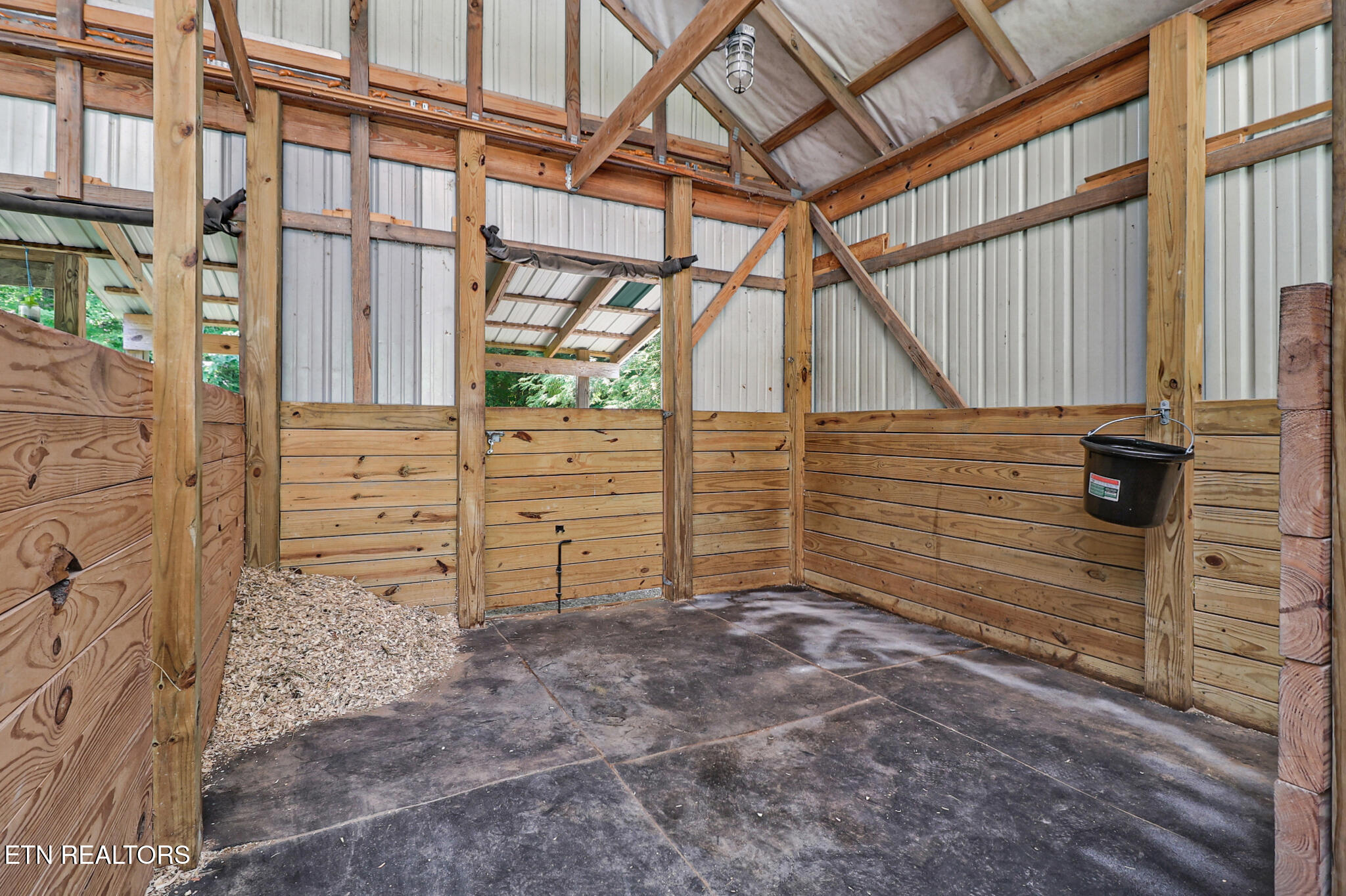 213 Crouch Branch Lane Allardt TN 38504