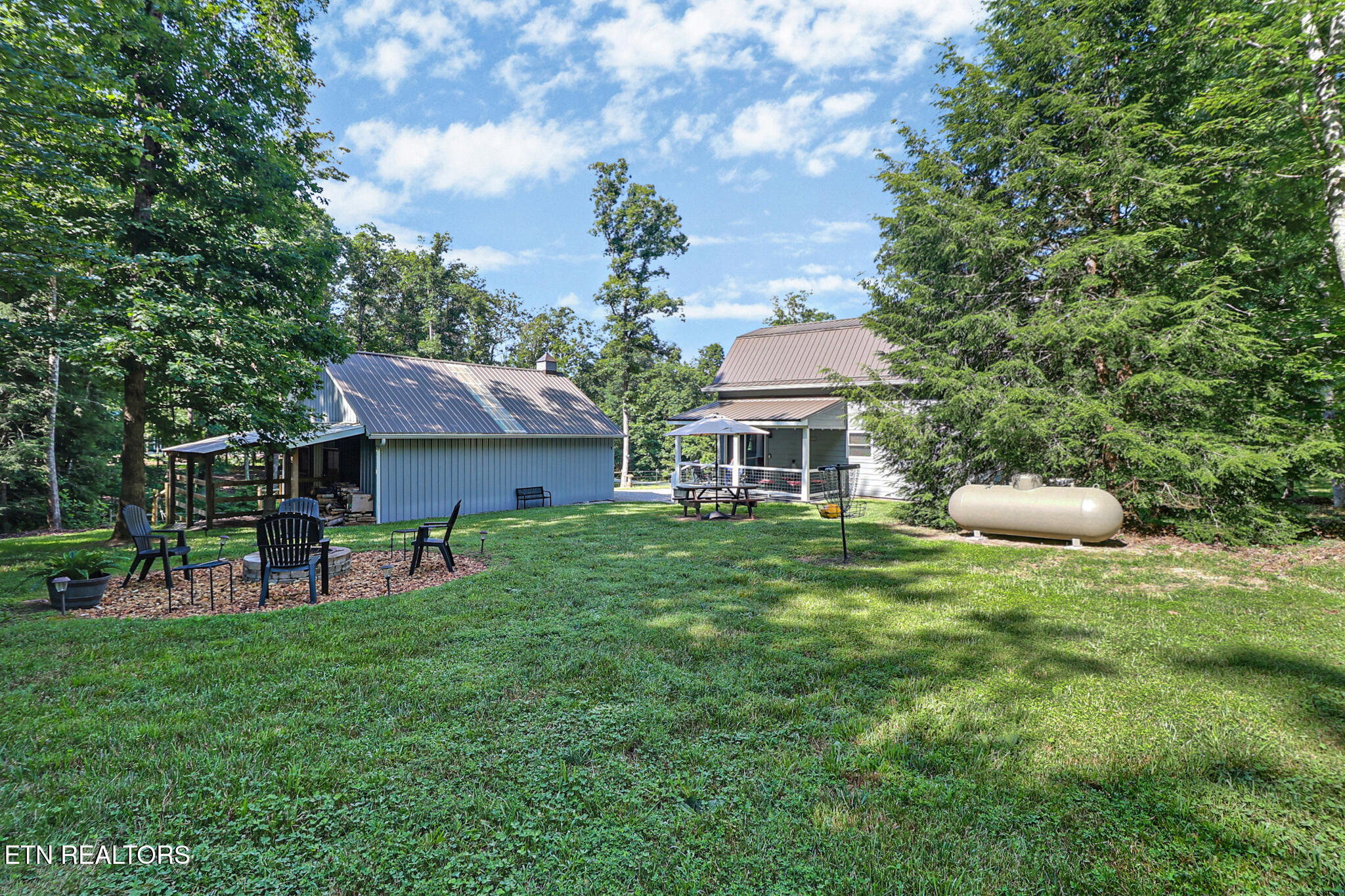 213 Crouch Branch Lane Allardt TN 38504