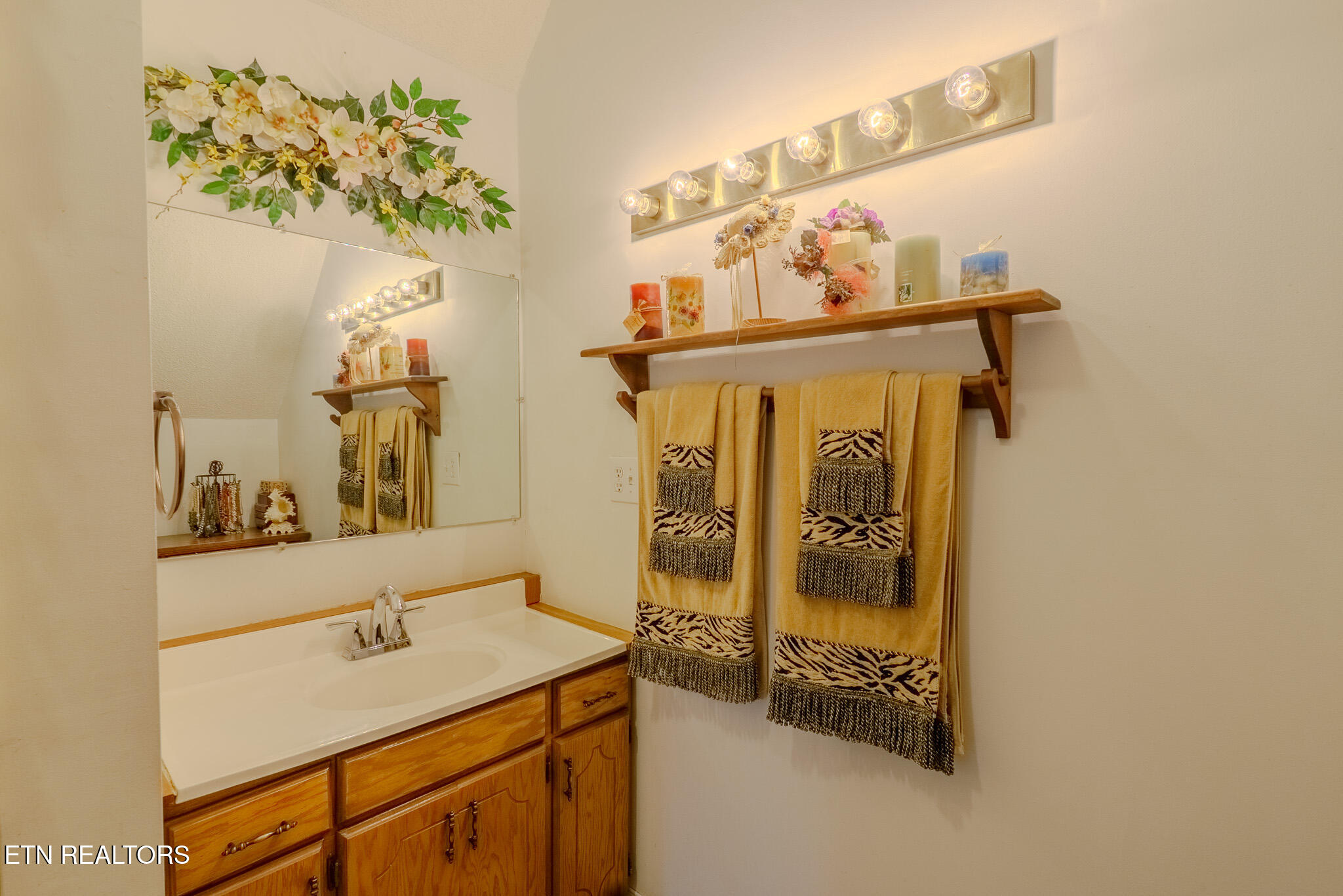 1411 Ridge Road Caryville TN 37714