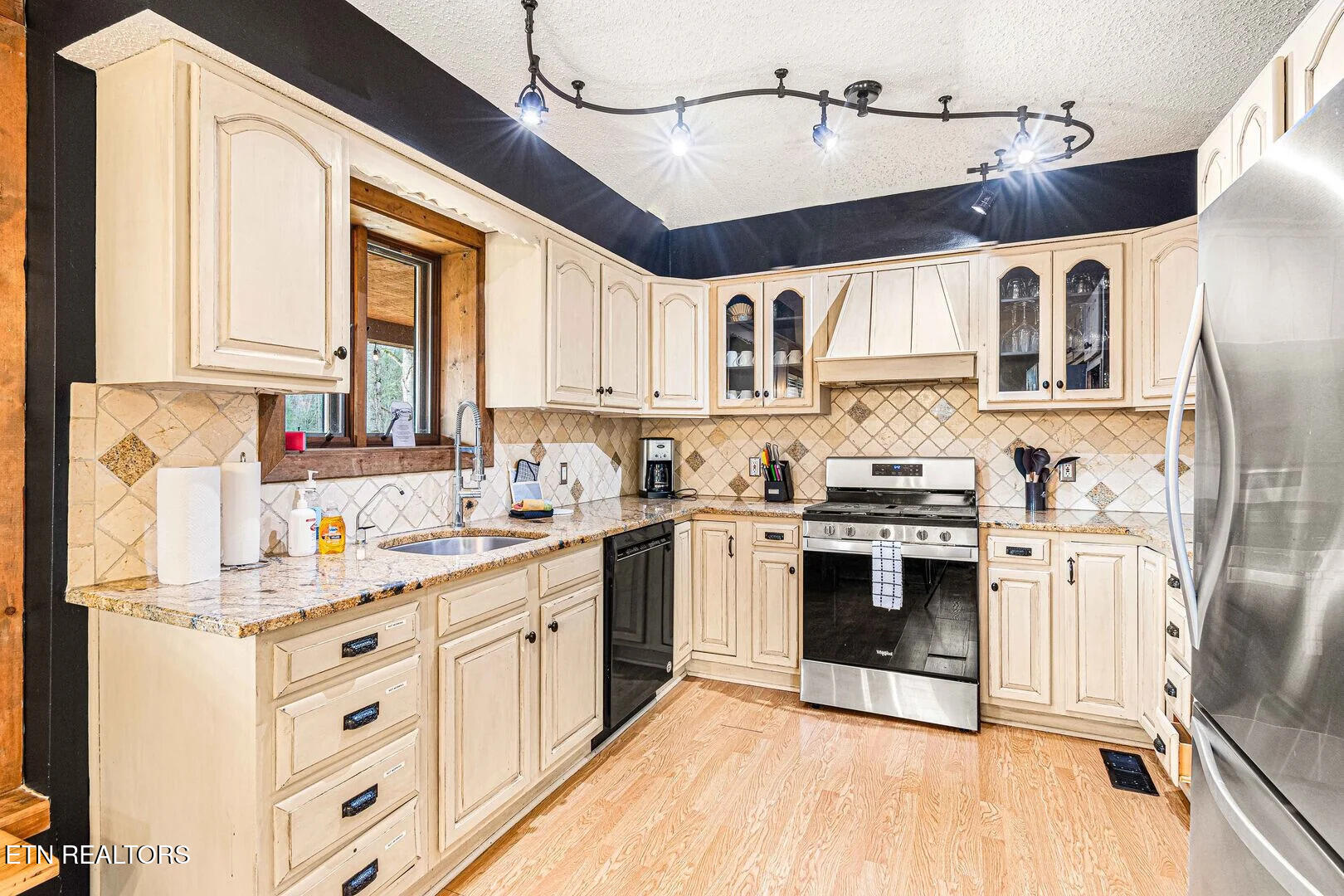 1293 Laurel Lick Road Sevierville TN 37862