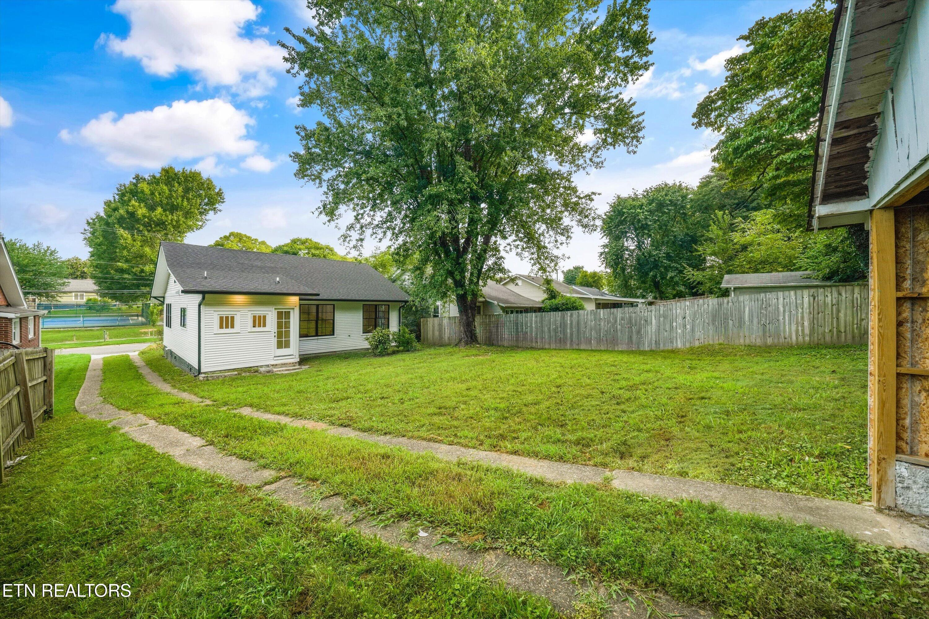 1640 Edgewood Avenue Knoxville TN 37917