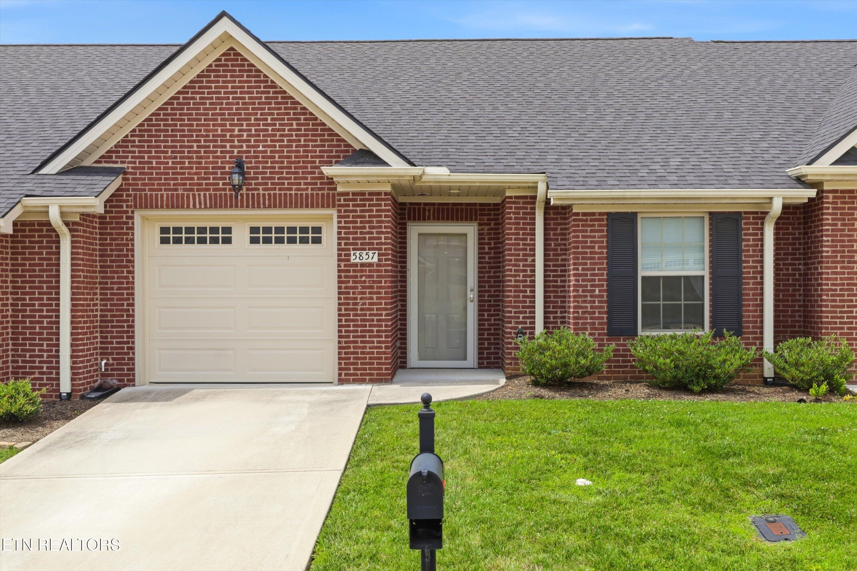 5857 Trestle Way Knoxville TN 37918