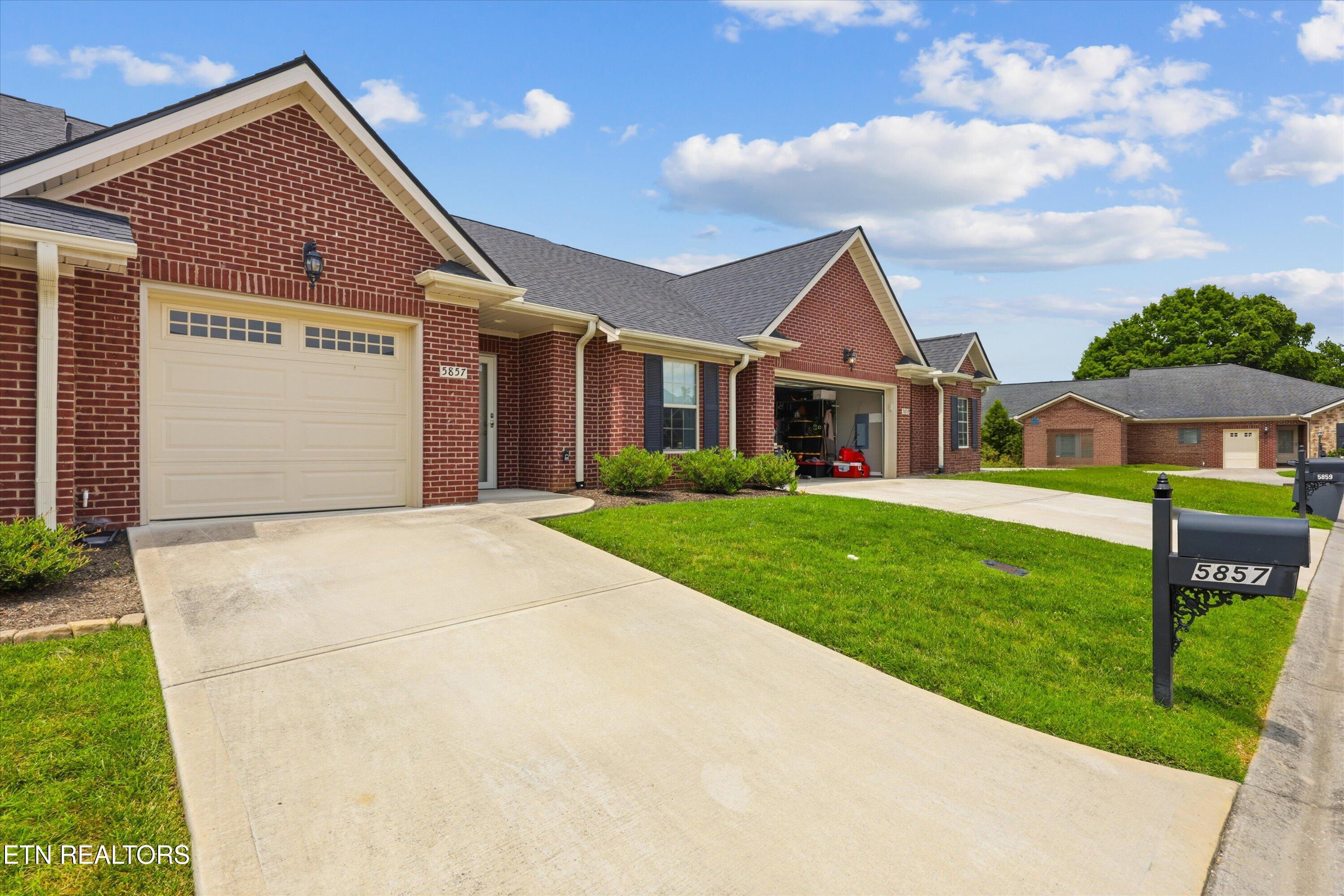 5857 Trestle Way Knoxville TN 37918